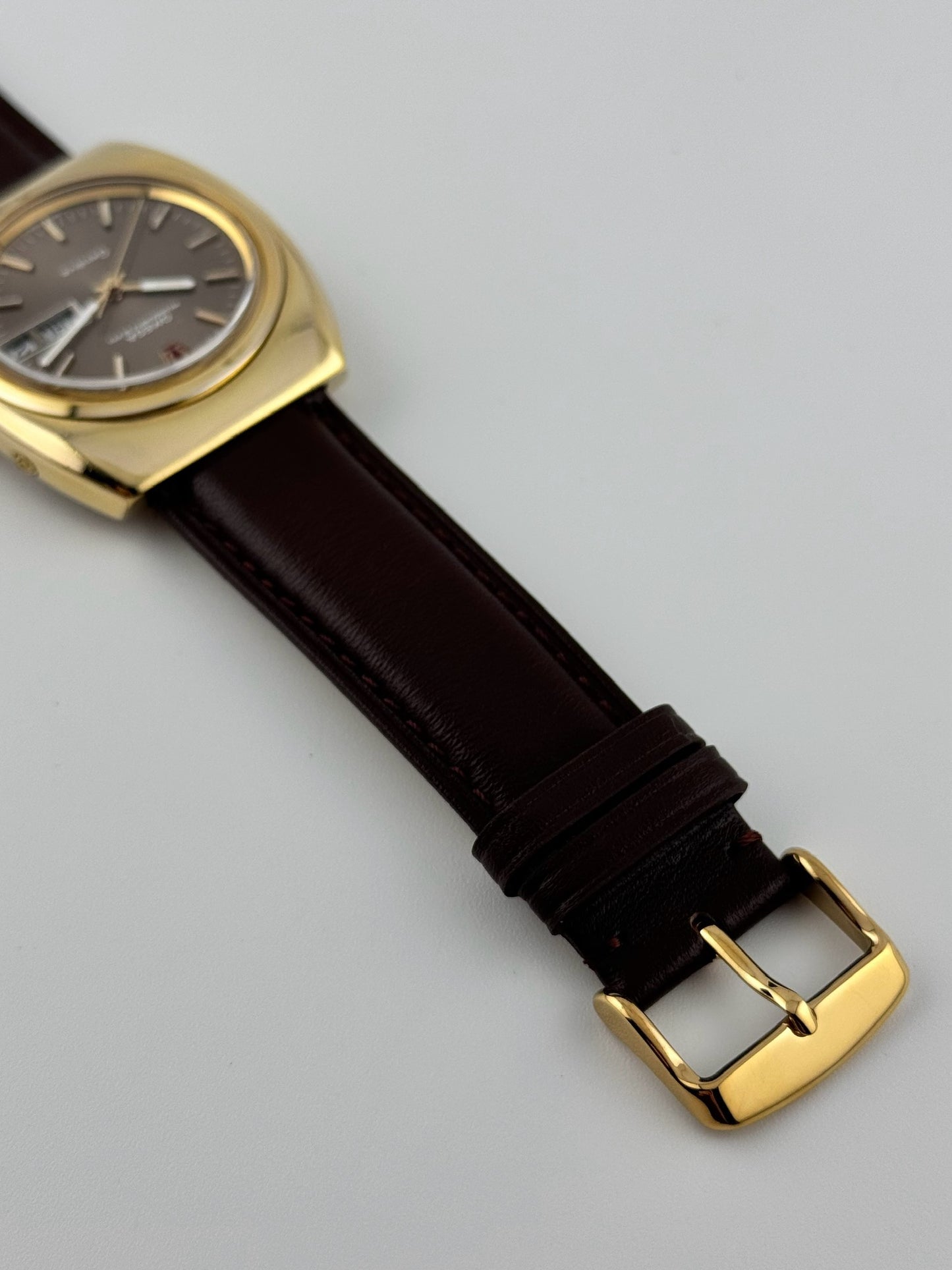 Omega Megaquartz 32 Khz 196.0030 - Rare - Box and Papers!