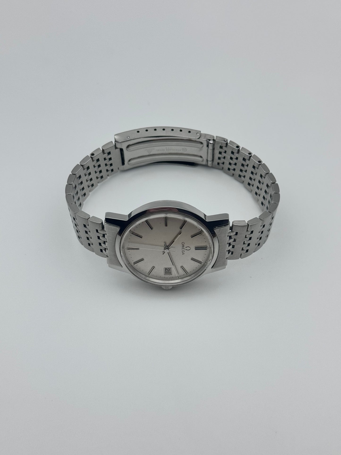 Omega Date Manual Wind 136.0104 - Original Bracelet