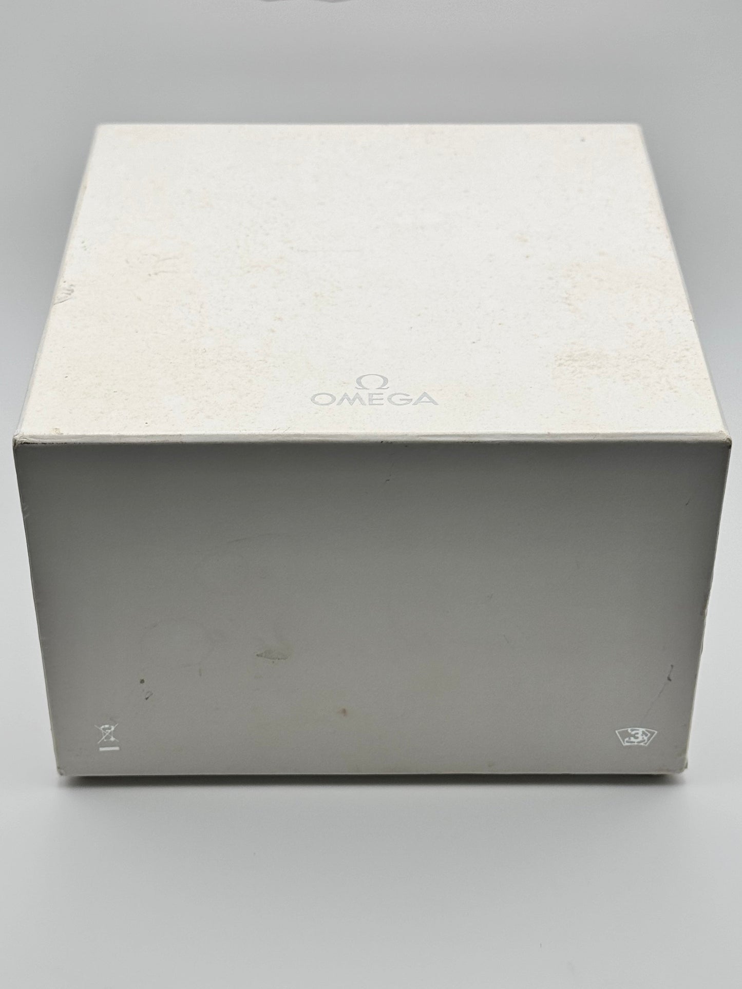 Omega De Ville Quartz 7227.11 - Box and Papers - Gents - 18ct Gold Bezel