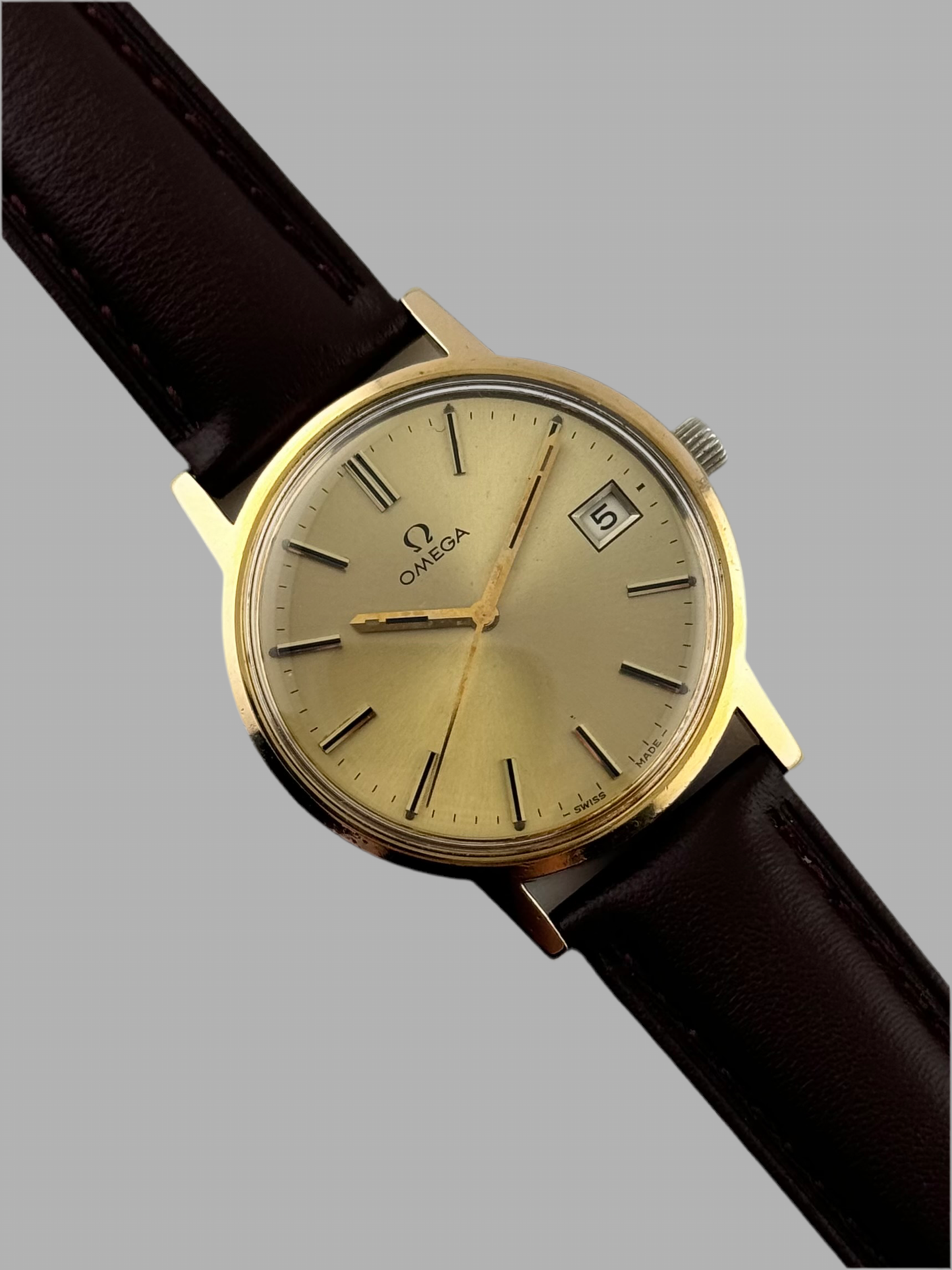 Omega Date Manual Wind - 136.0104