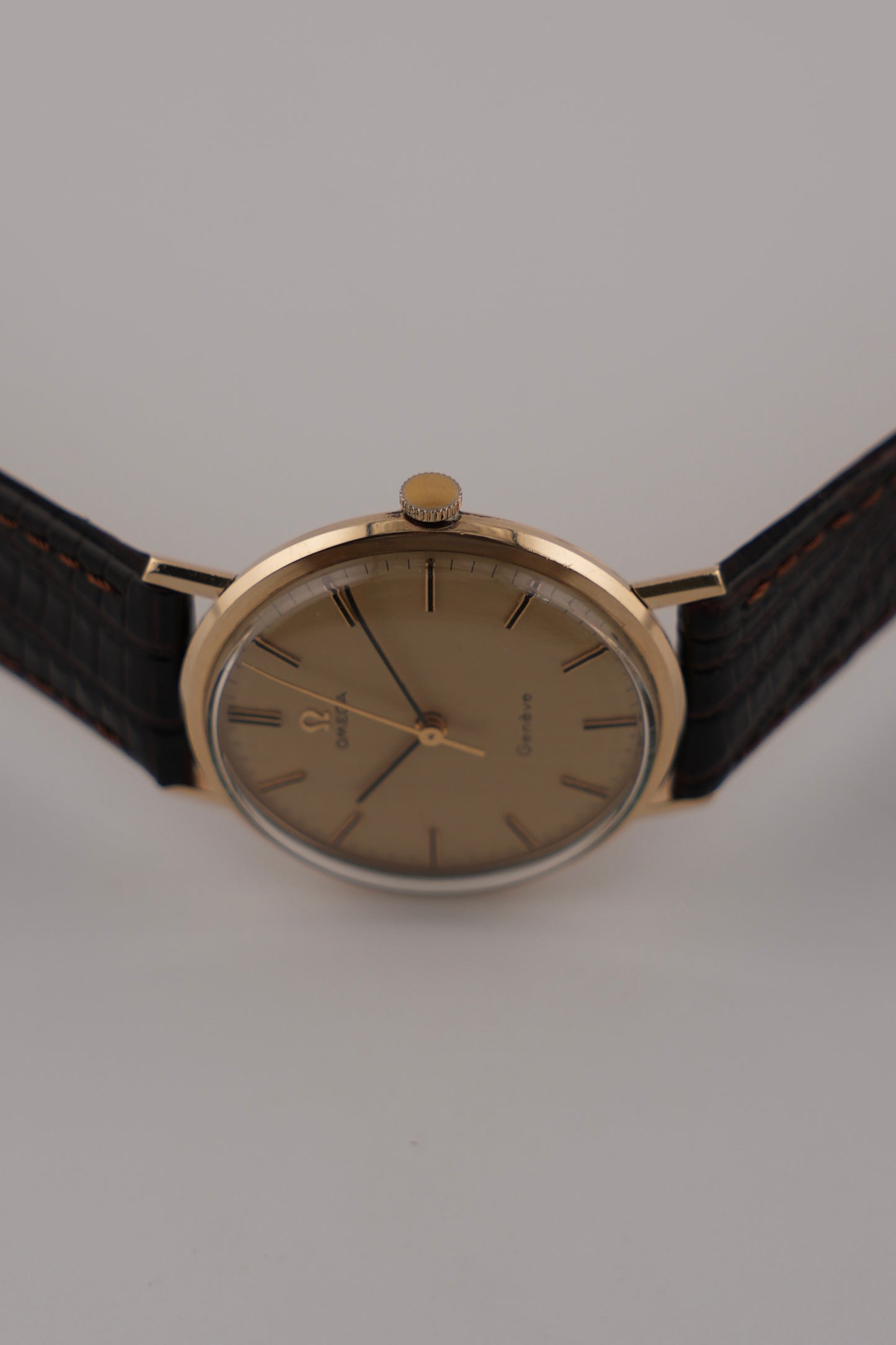 Omega Geneve Manual Wind 9ct Gold - 131.5016