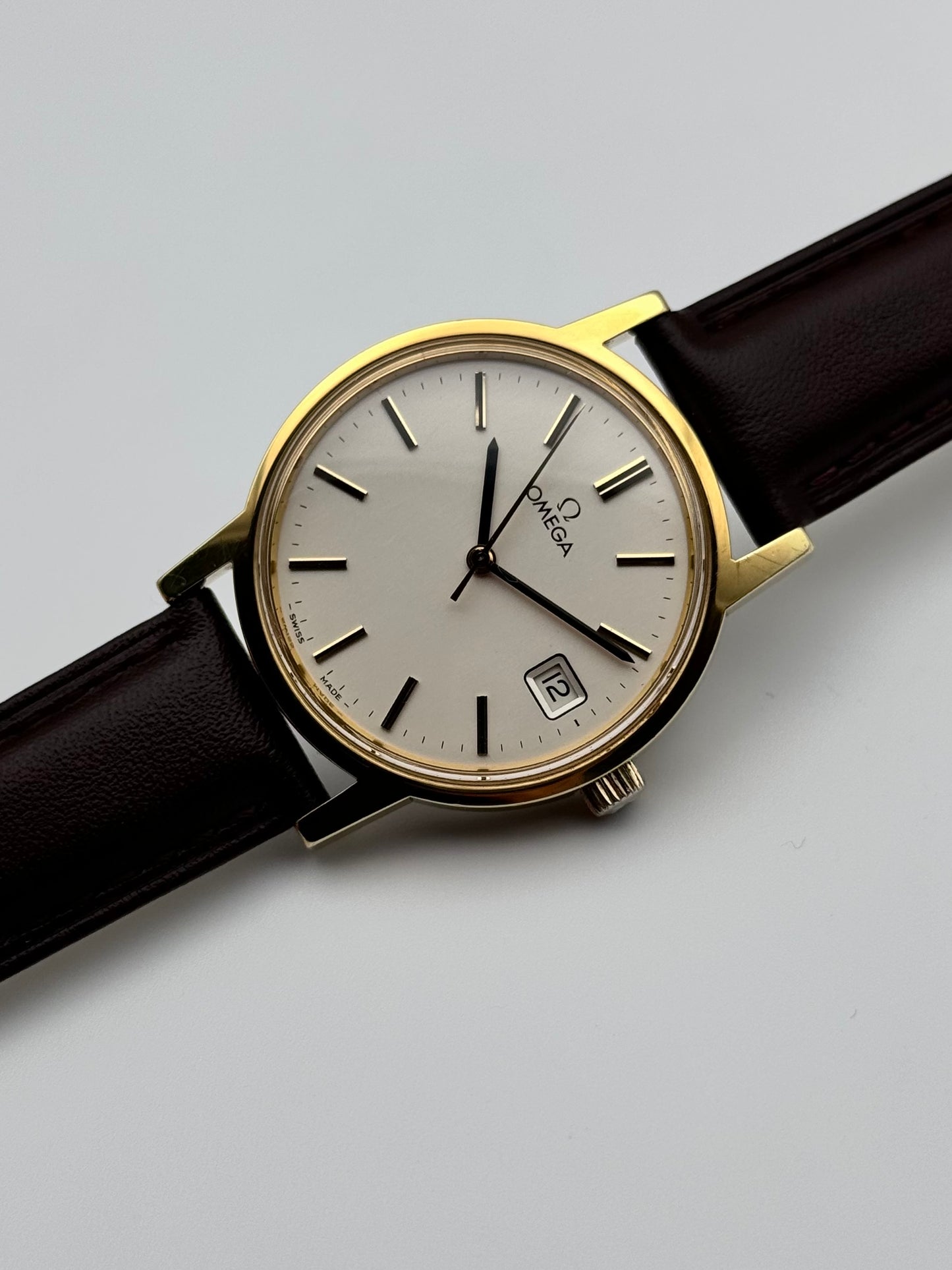 Omega Geneve Date Manual Wind 136.0104