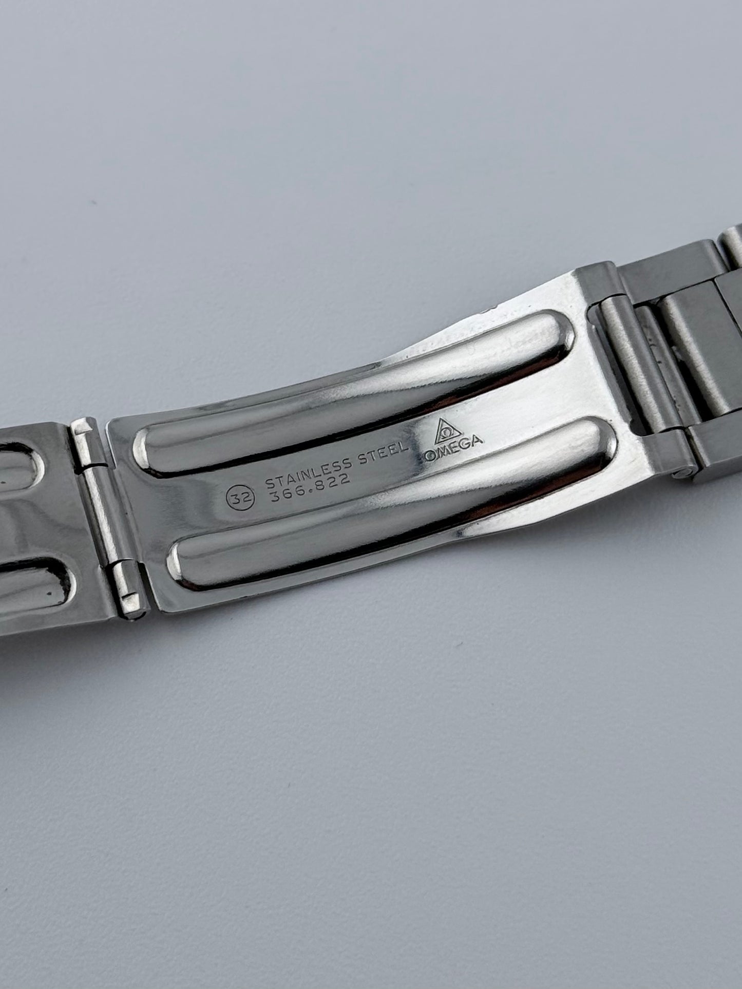 Omega Geneve Automatic Date 166.099