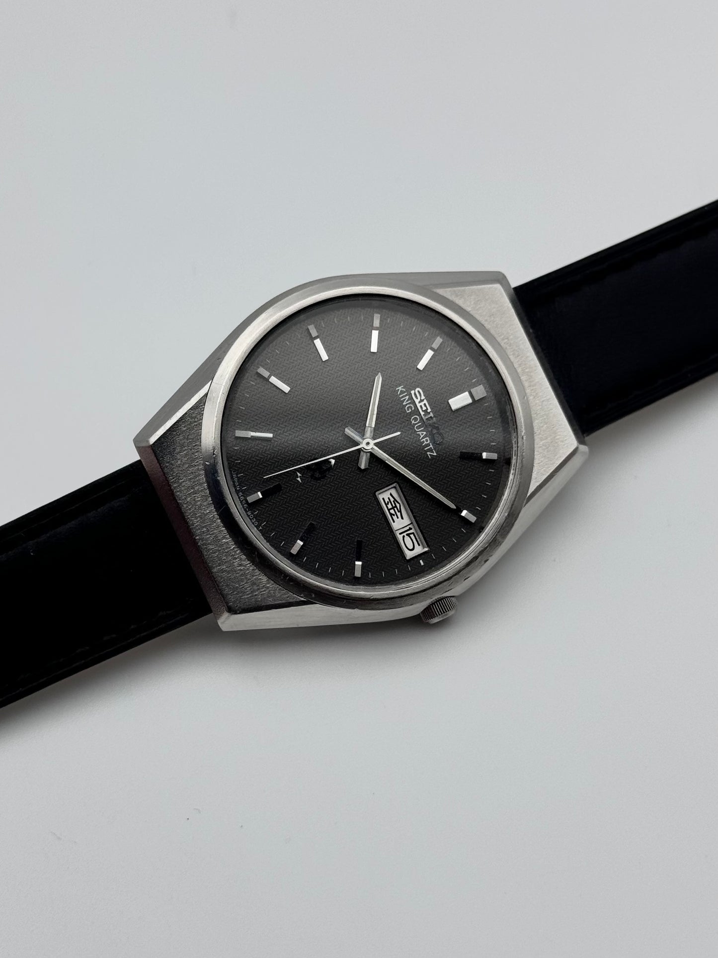 Seiko King Quartz JDM Japanese Day-Date - 5856-8020 - Rare Textured Dial