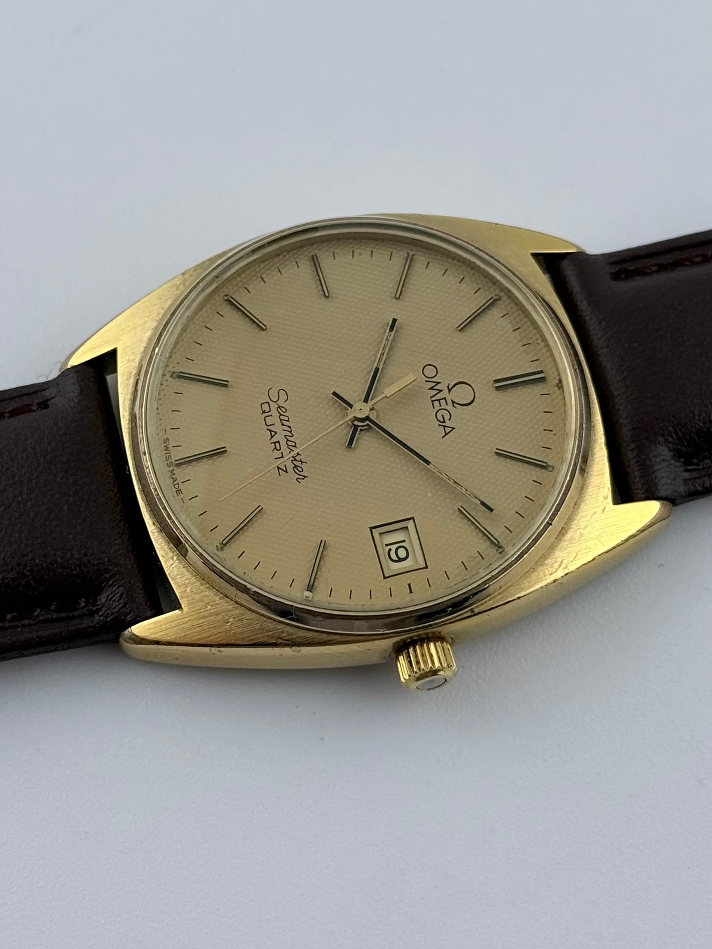 Omega Seamaster Quartz Date 196.0186 - Honeycomb Dial