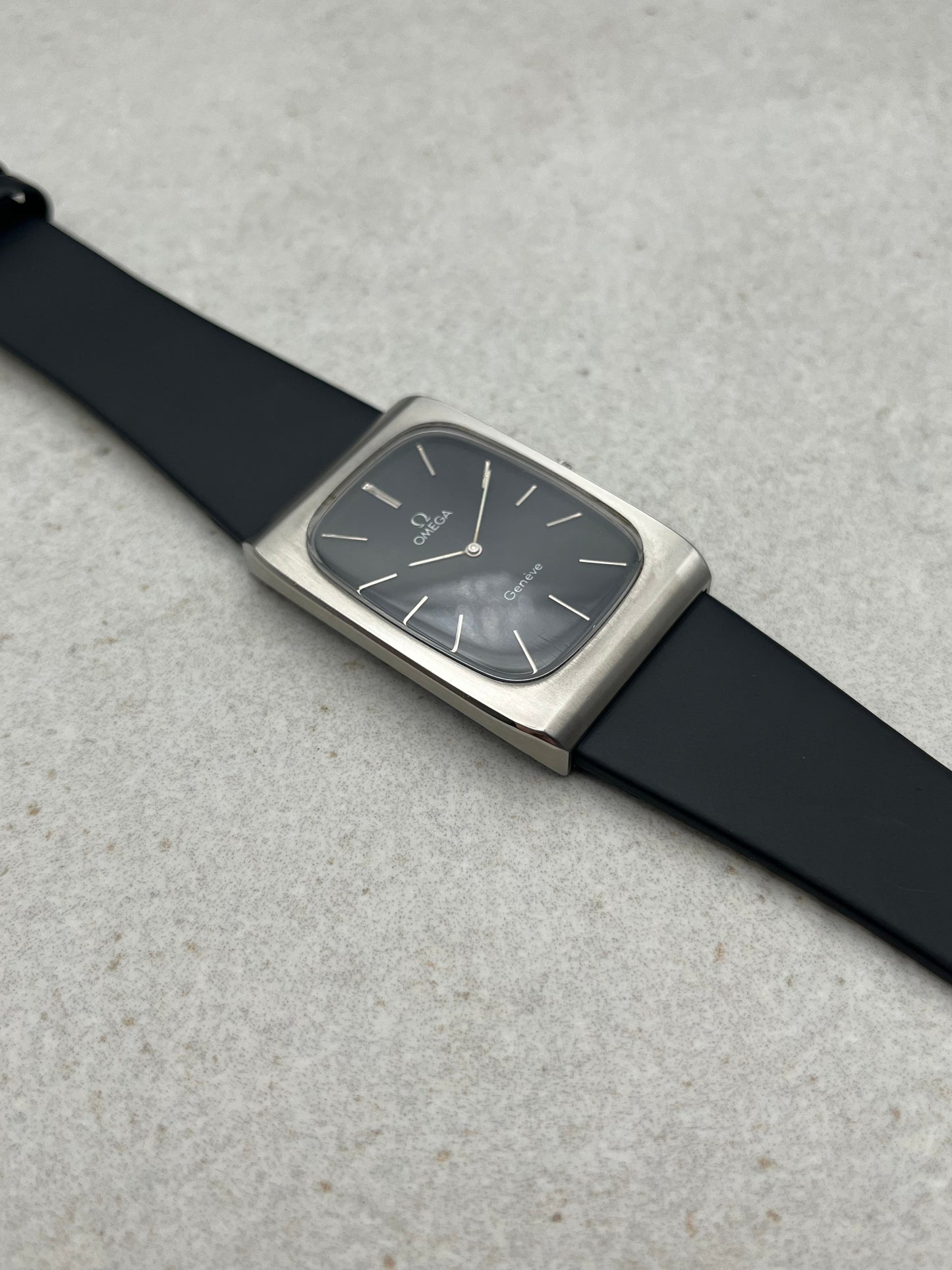 Omega Geneve Tank Jumbo Manual Wind 111.0115 Ultra Rare