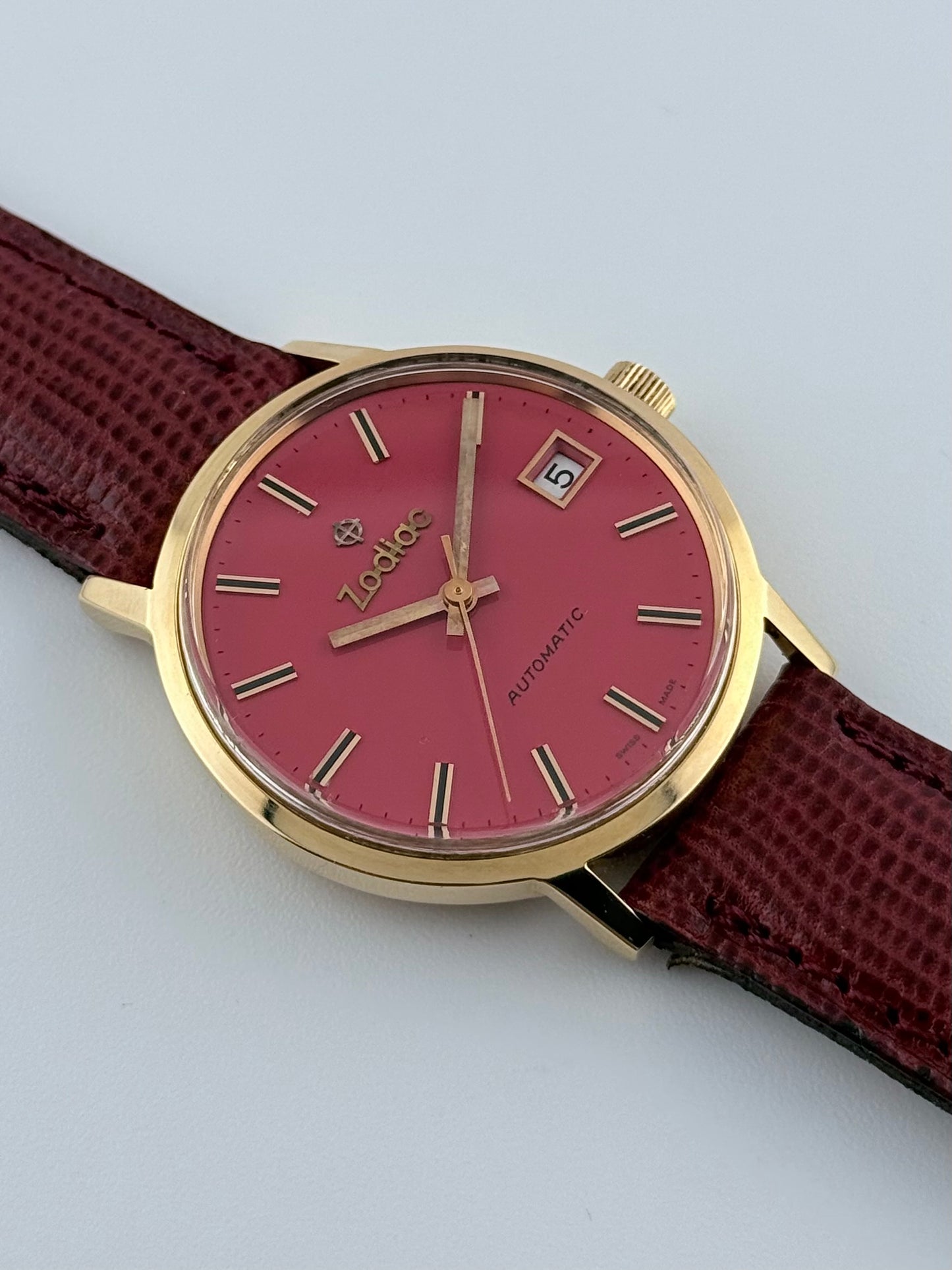 Zodiac Automatic Date Solid 18ct Gold - Ultra Rare Red Dial
