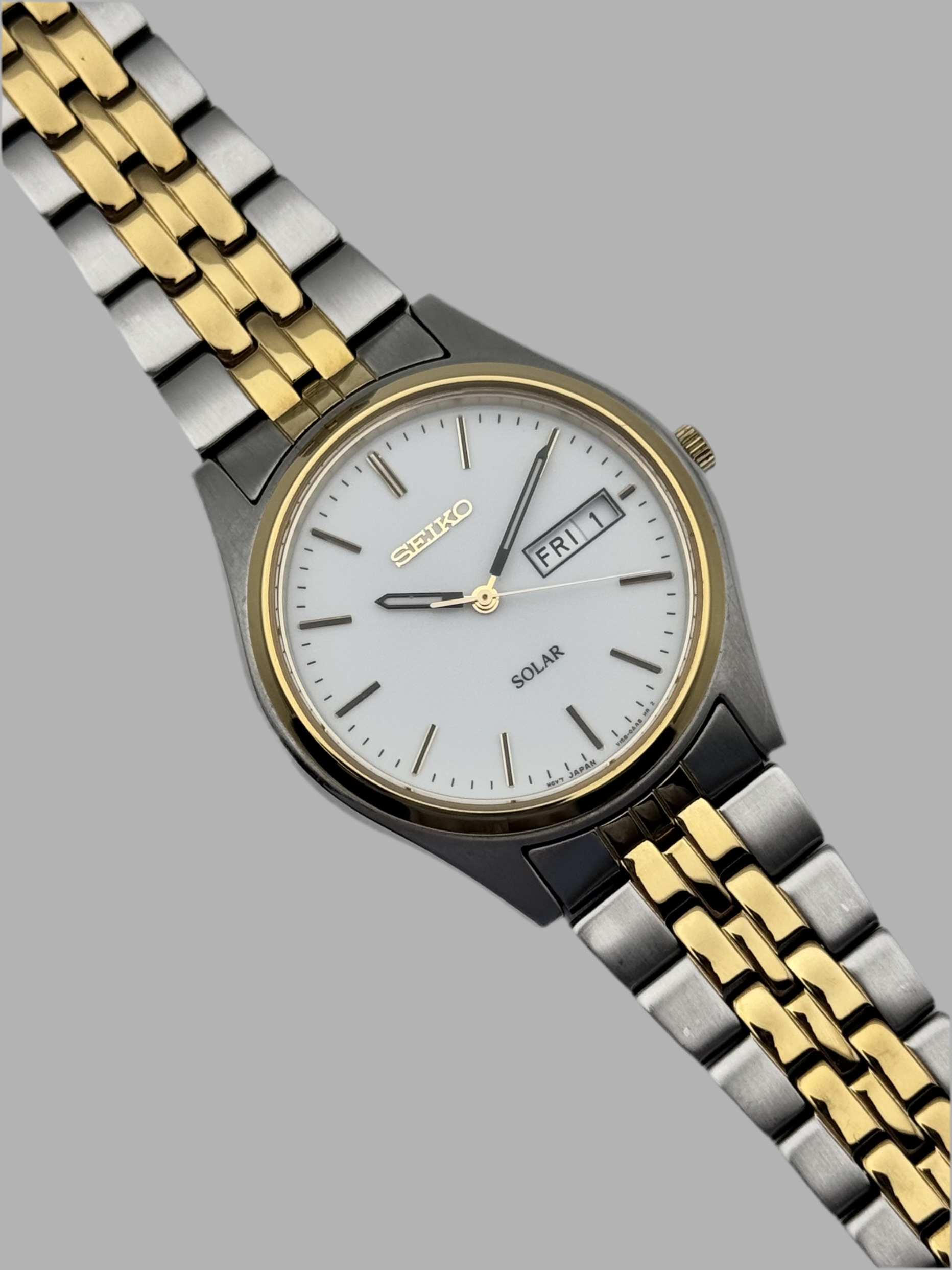 Seiko Solar Quartz Day-Date V158-0AA0 - Original Box – The Seiko Solar Quartz Day-Date V158-0AA0 - Original Box – The