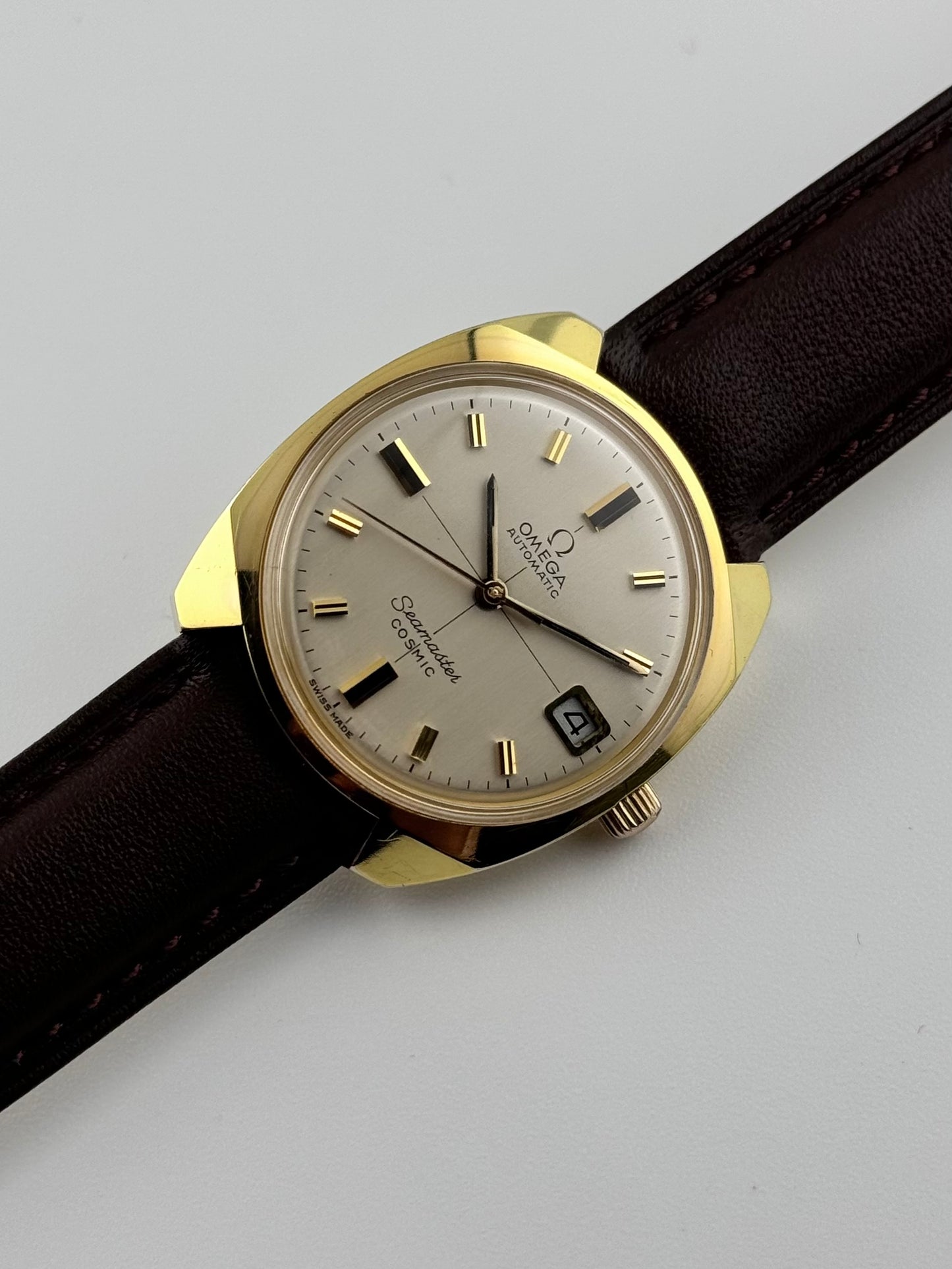 Omega Seamaster Cosmic Rare Crosshair Dial 166.022 Box and Papers