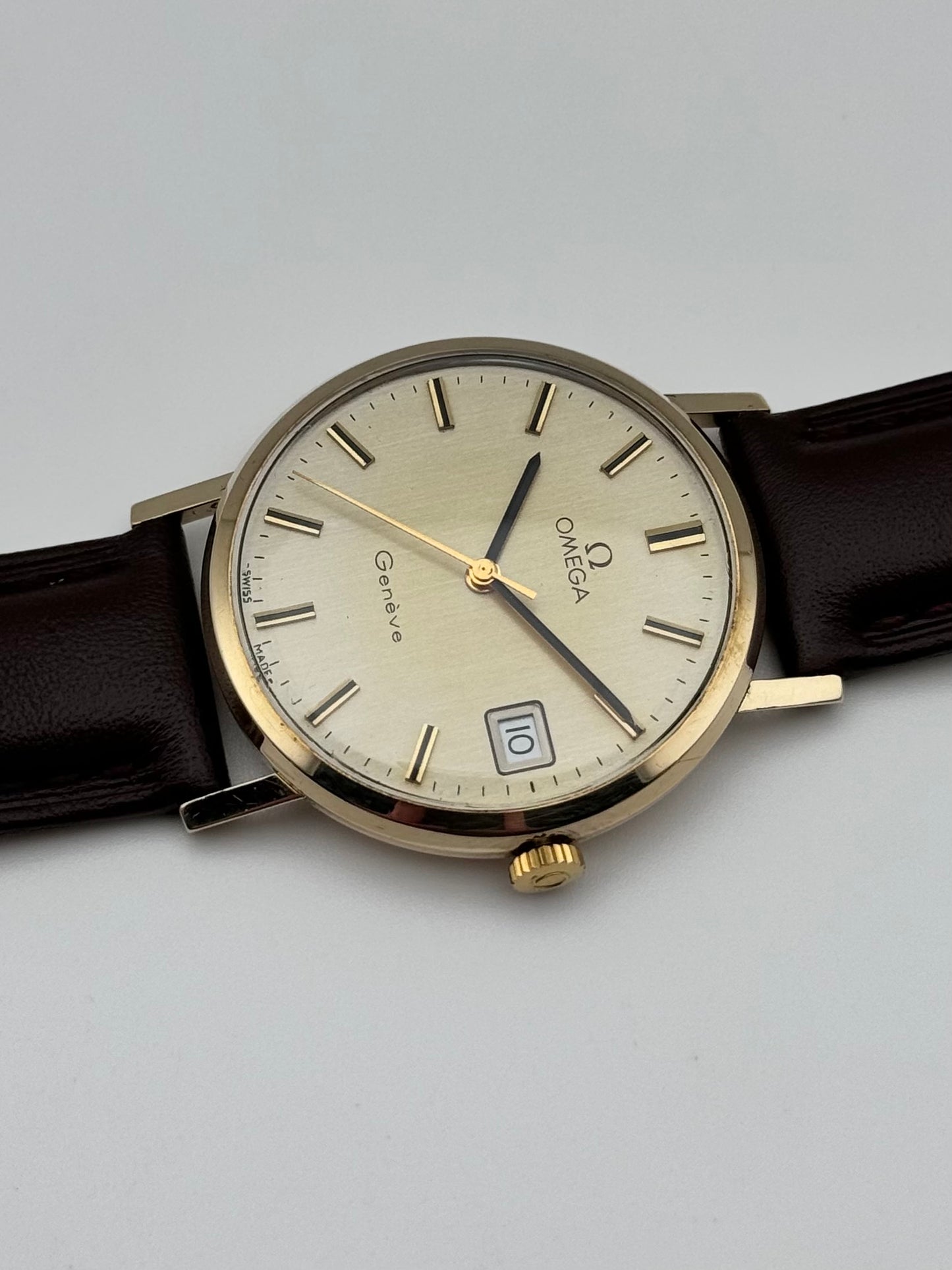 Omega Geneve Manual Wind 9ct Gold - 132.5017 - Original Box and Papers