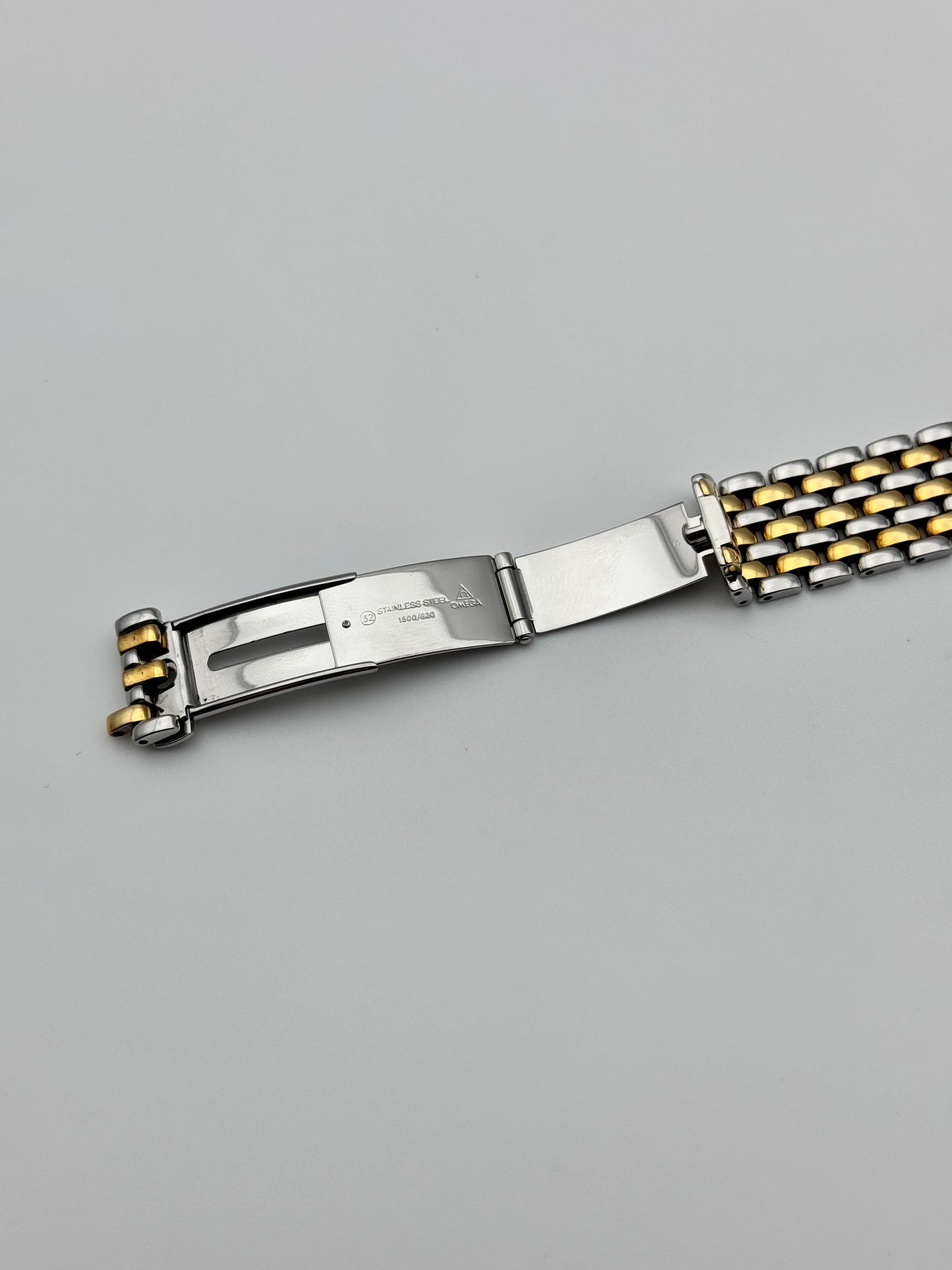 Omega DeVille Quartz Date 396.2379 - Original bracelet & warranty card.