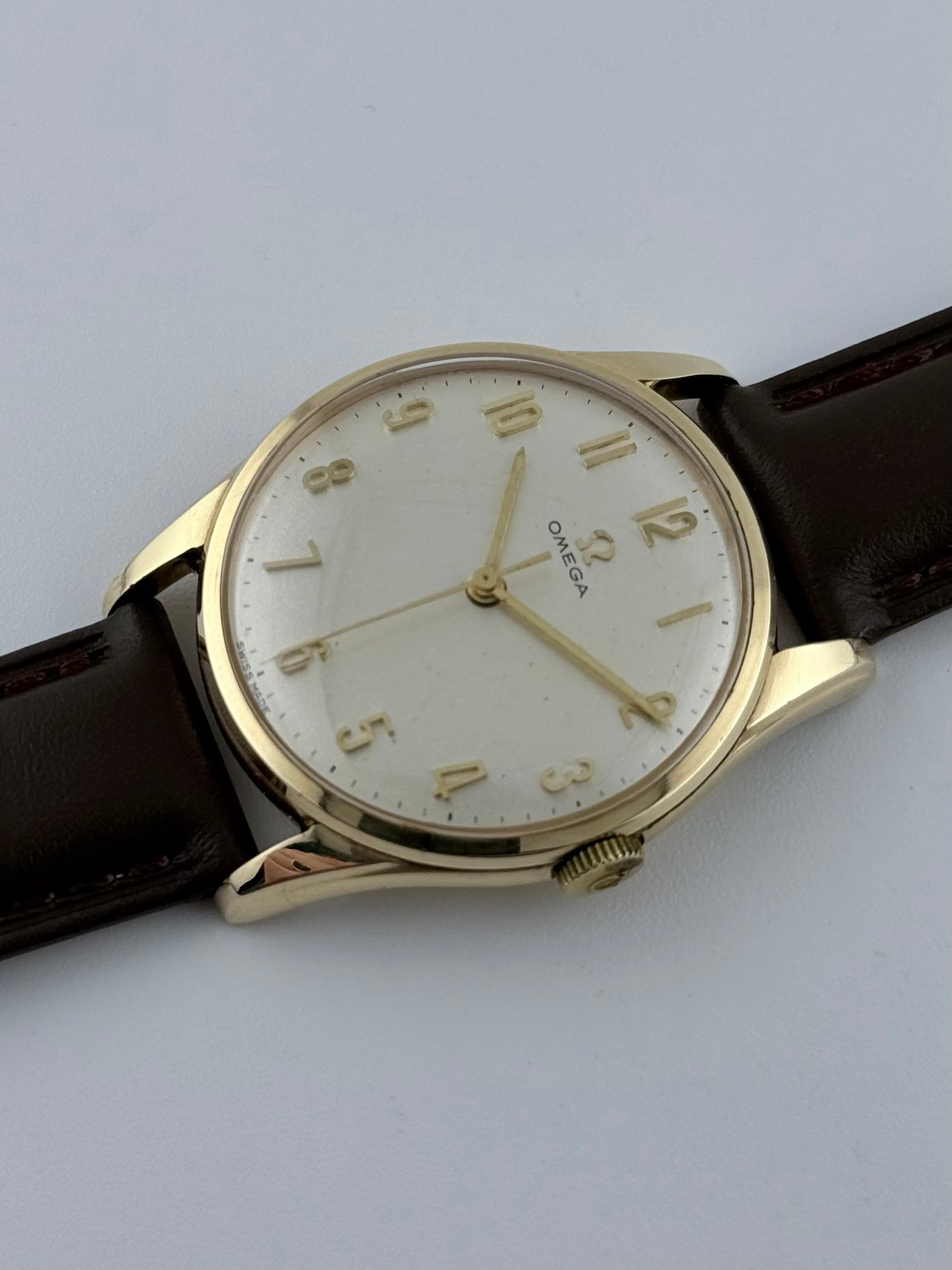 Omega Geneve Manual Wind 9ct Gold - 131.5405 - Box and Papers