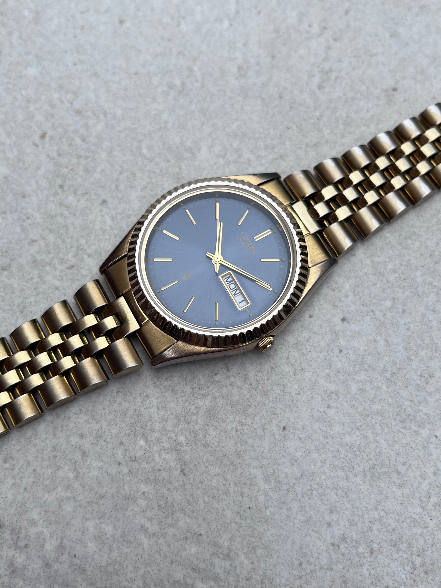 Citizen Quartz Day-Date Jubilee 6100-R00391