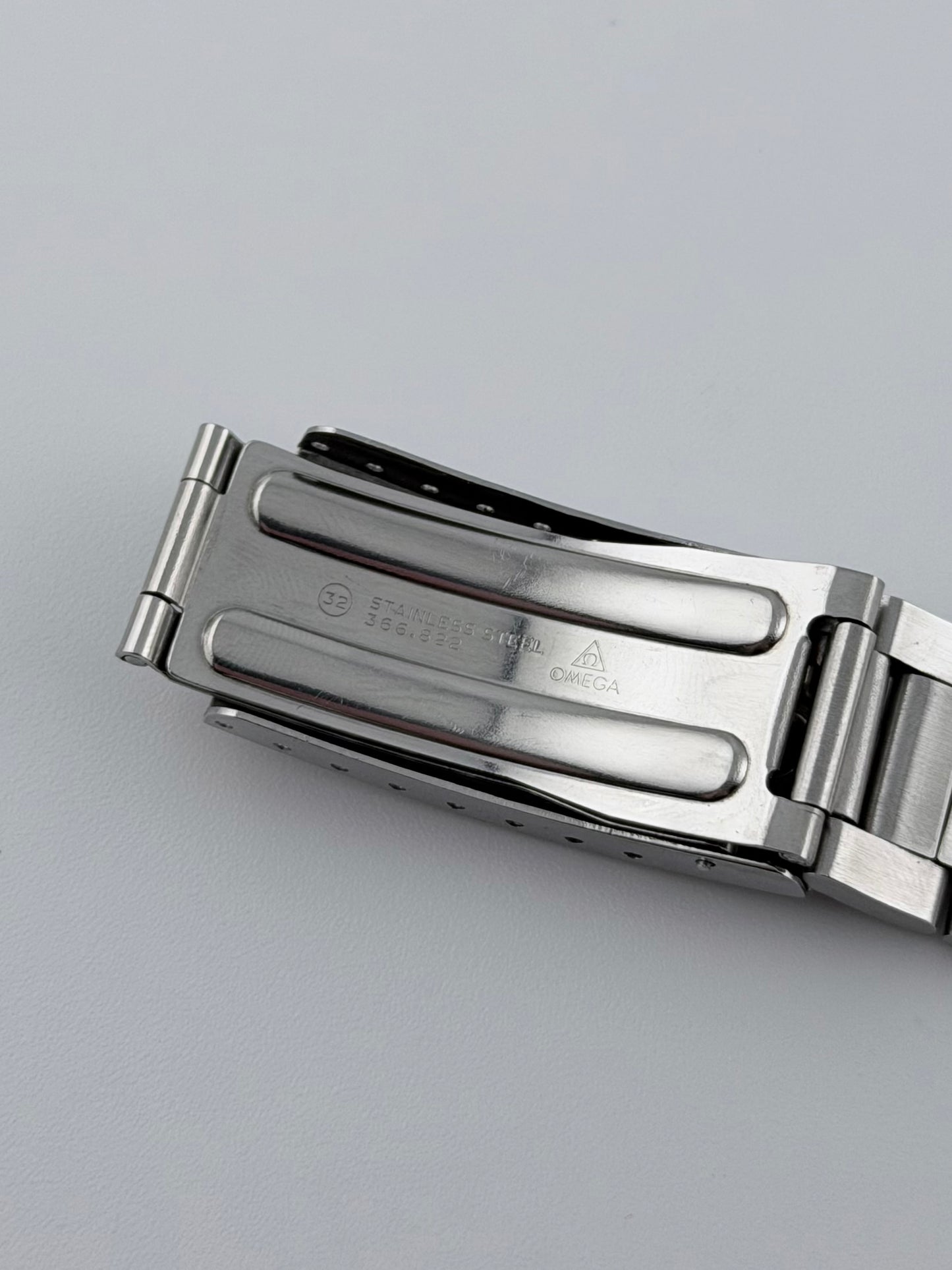 Omega Geneve Automatic Date 166.099