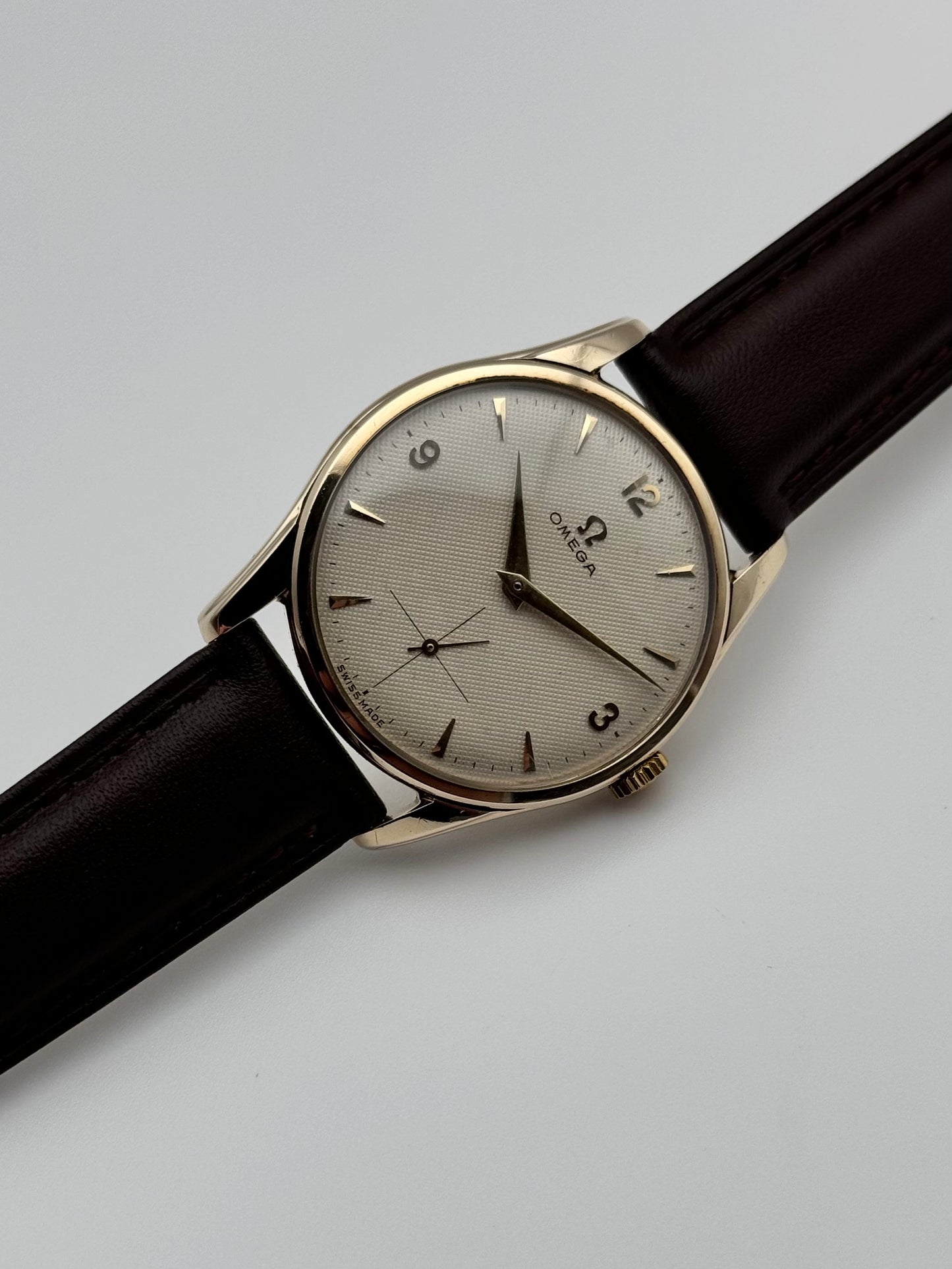 Omega Manual Wind Sub Seconds 9ct Solid Gold 13339 - Rare Waffle Dial