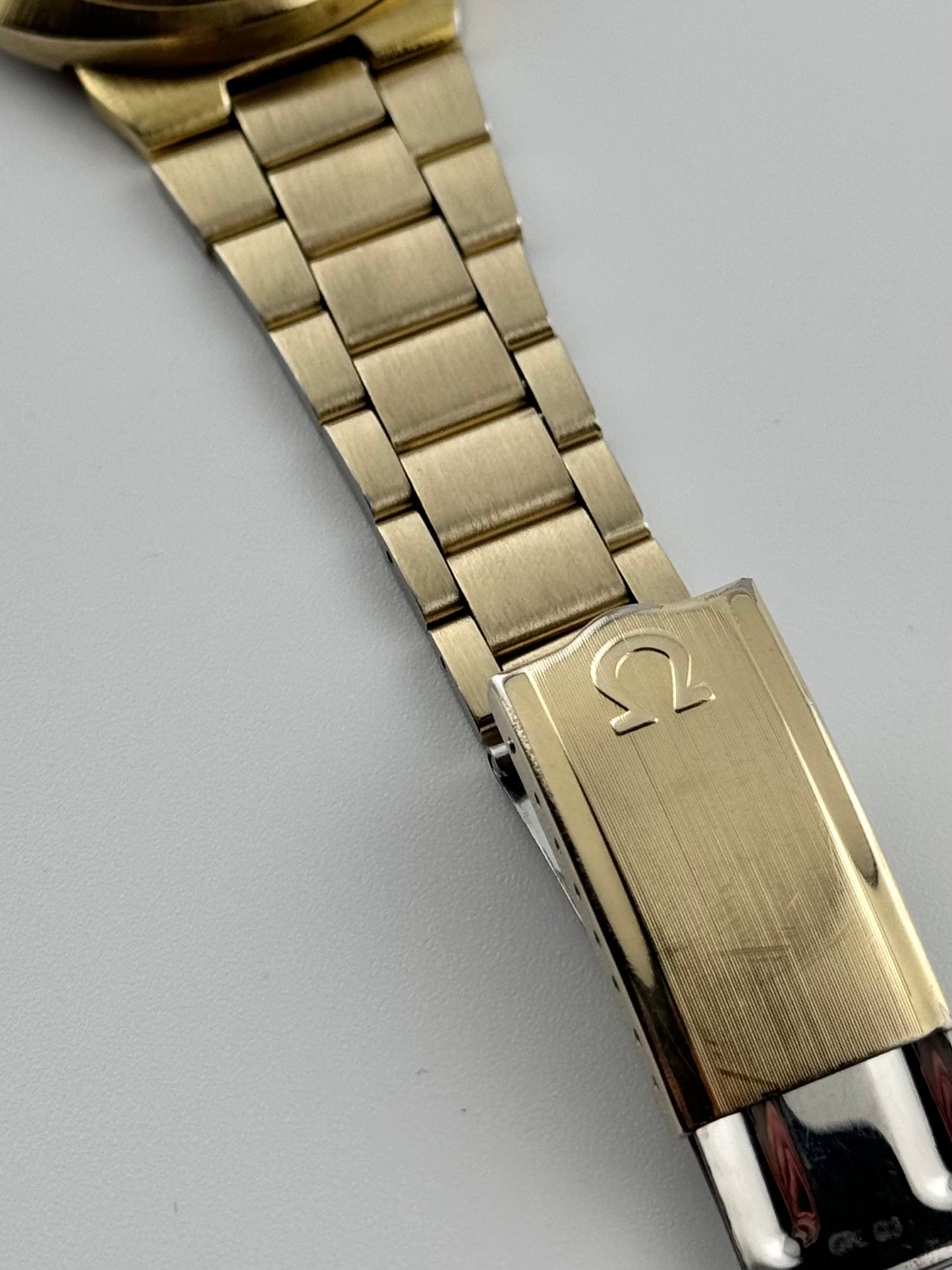 Omega Geneve Dynamic Automatic 166.039 - Box and Papers