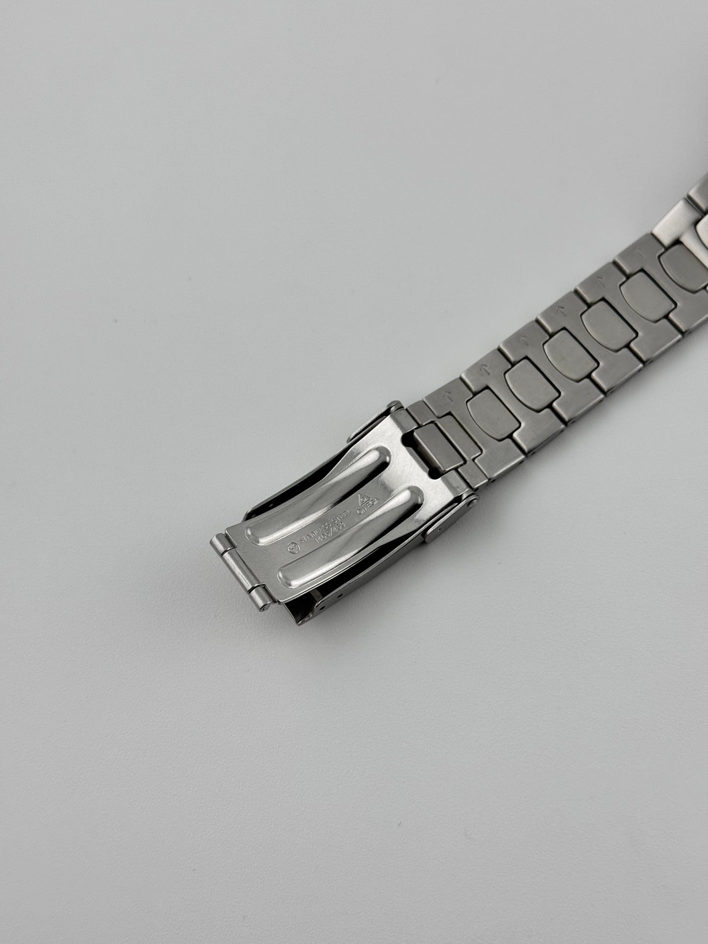 Omega Seamaster 200 Quartz Pre Bond - 396.1061