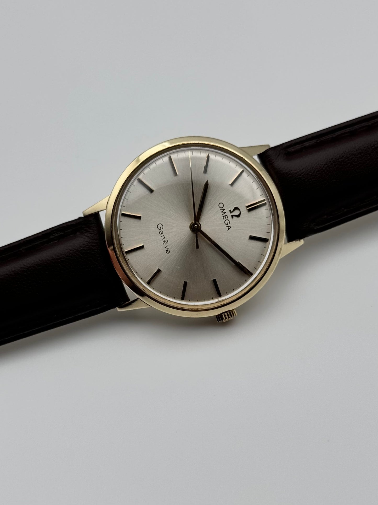 Omega Automatic 14ct Solid Gold - 131.041 - Box and Papers