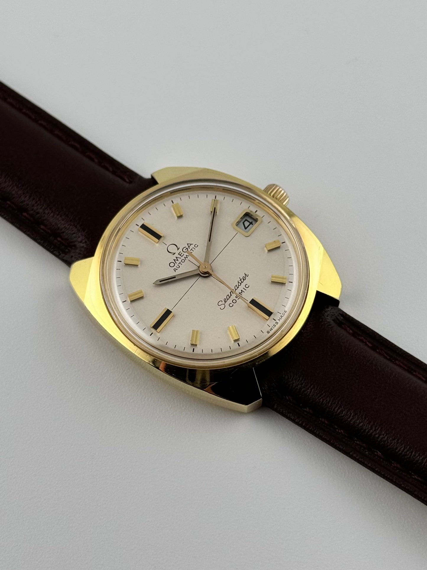 Omega Seamaster Cosmic Rare Crosshair Dial 166.022 Box and Papers