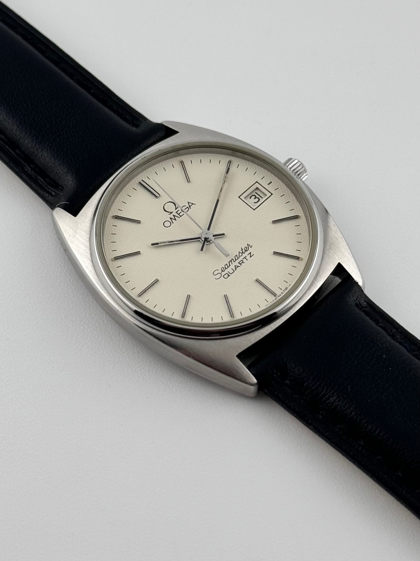 Omega Seamaster Quartz Date 196.0081 - Waffle Dial