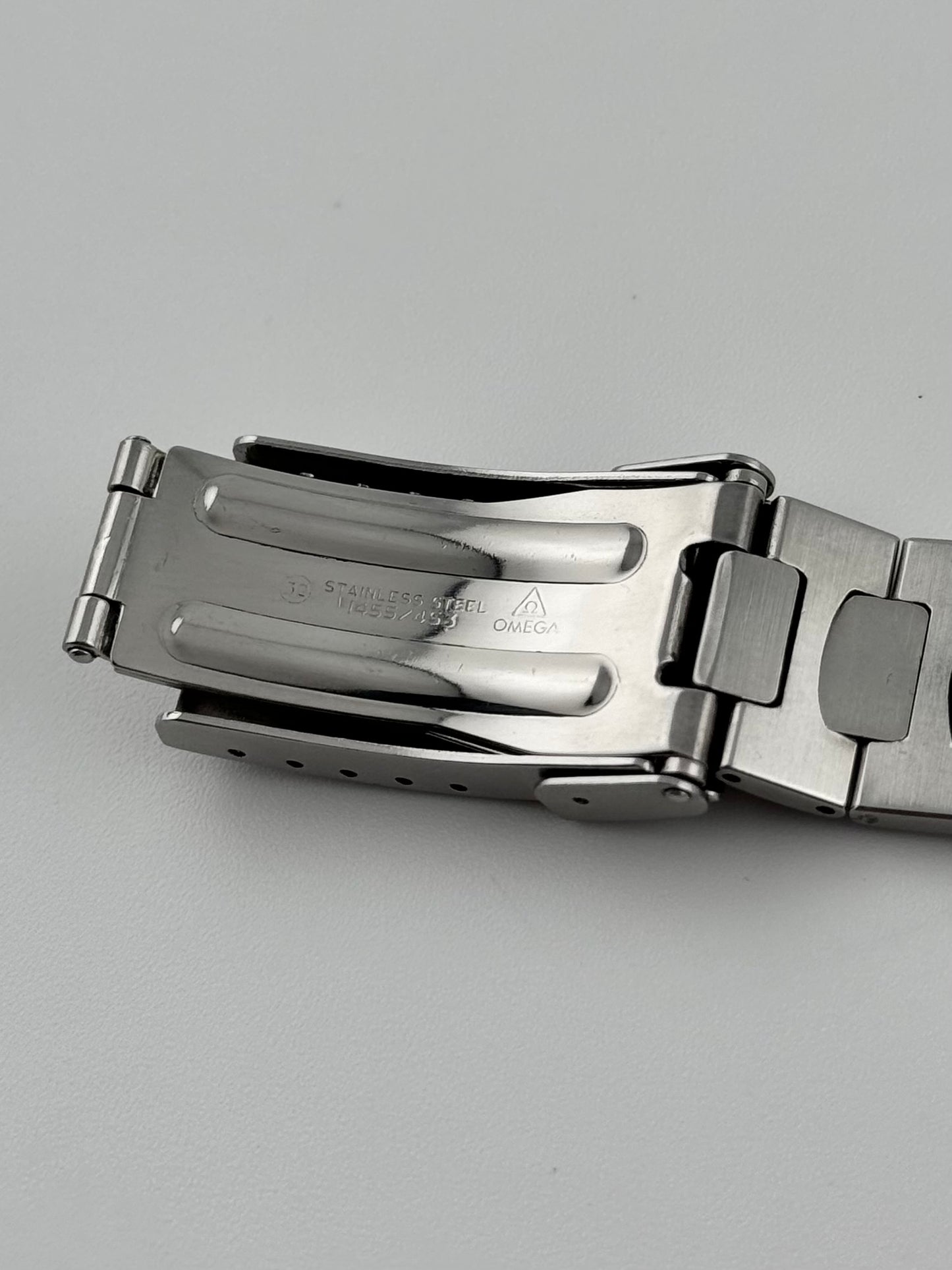Omega Seamaster 200 Quartz Pre Bond - 396.1052