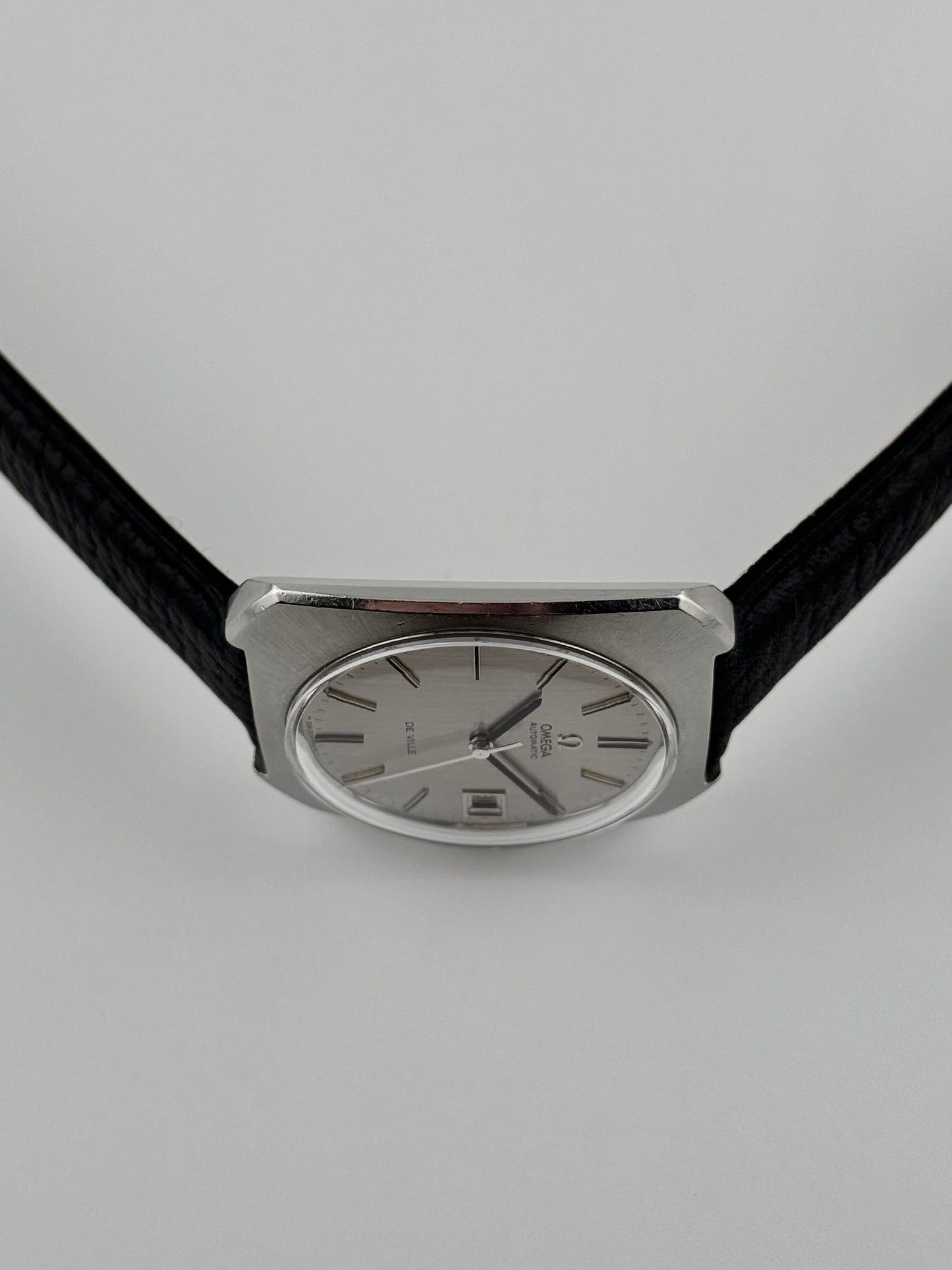 Omega De Ville Automatic Date Rare Jumbo Size - 166.085