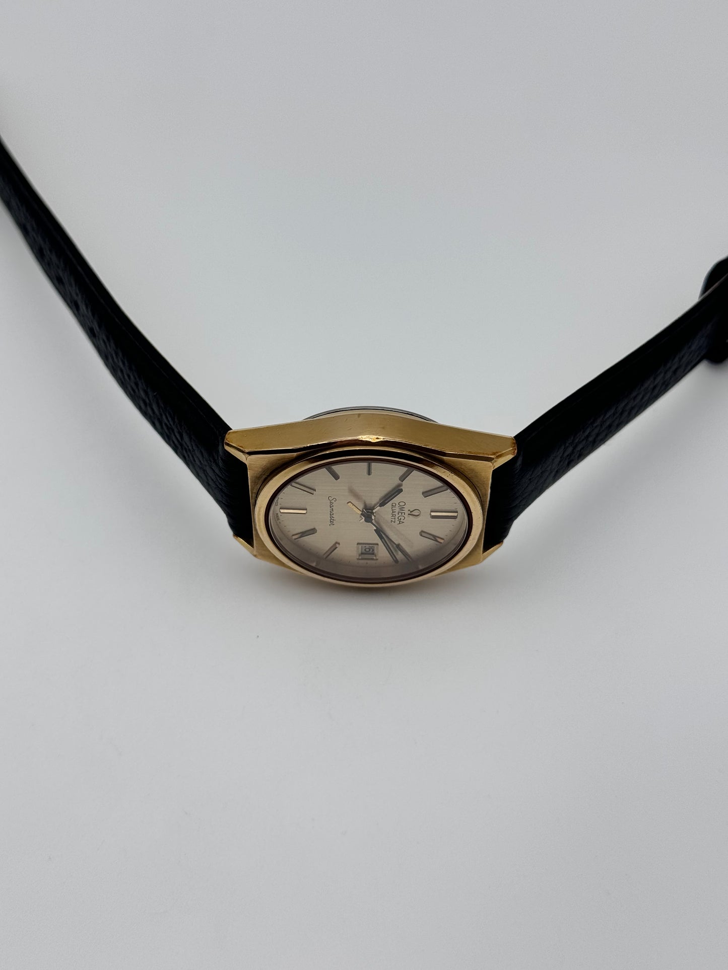 Omega Seamaster Quartz Date - 196.0088