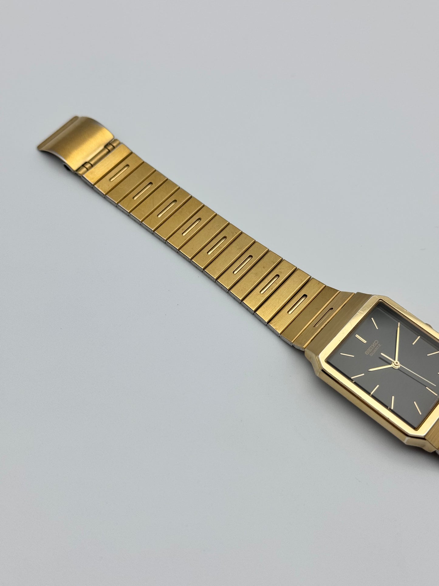 Seiko Tank Quartz 5P31-5A20