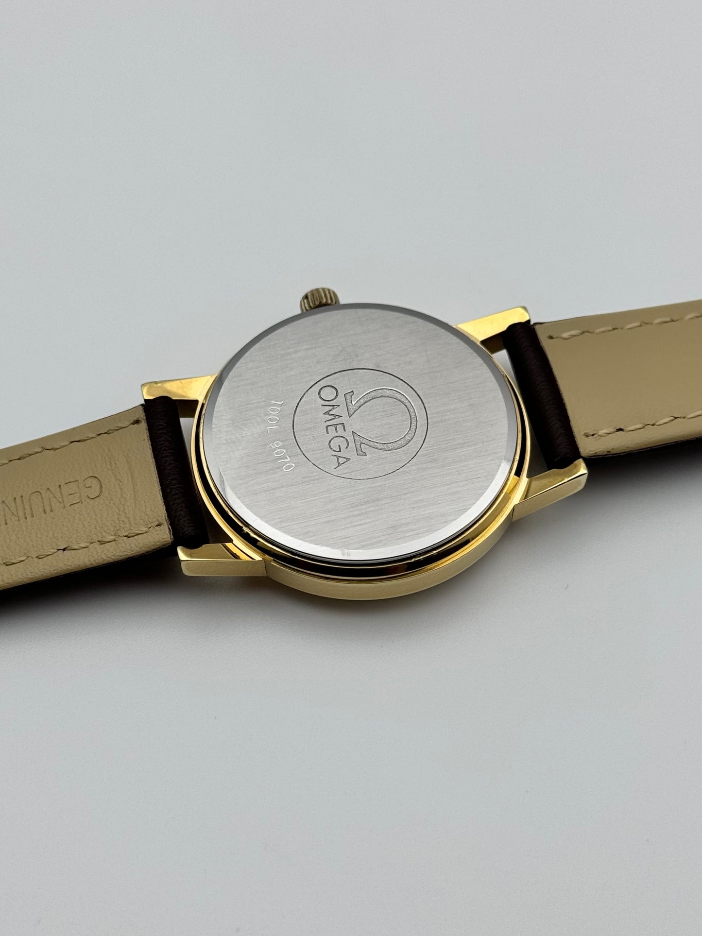 Omega Geneve Date Manual Wind 136.0104