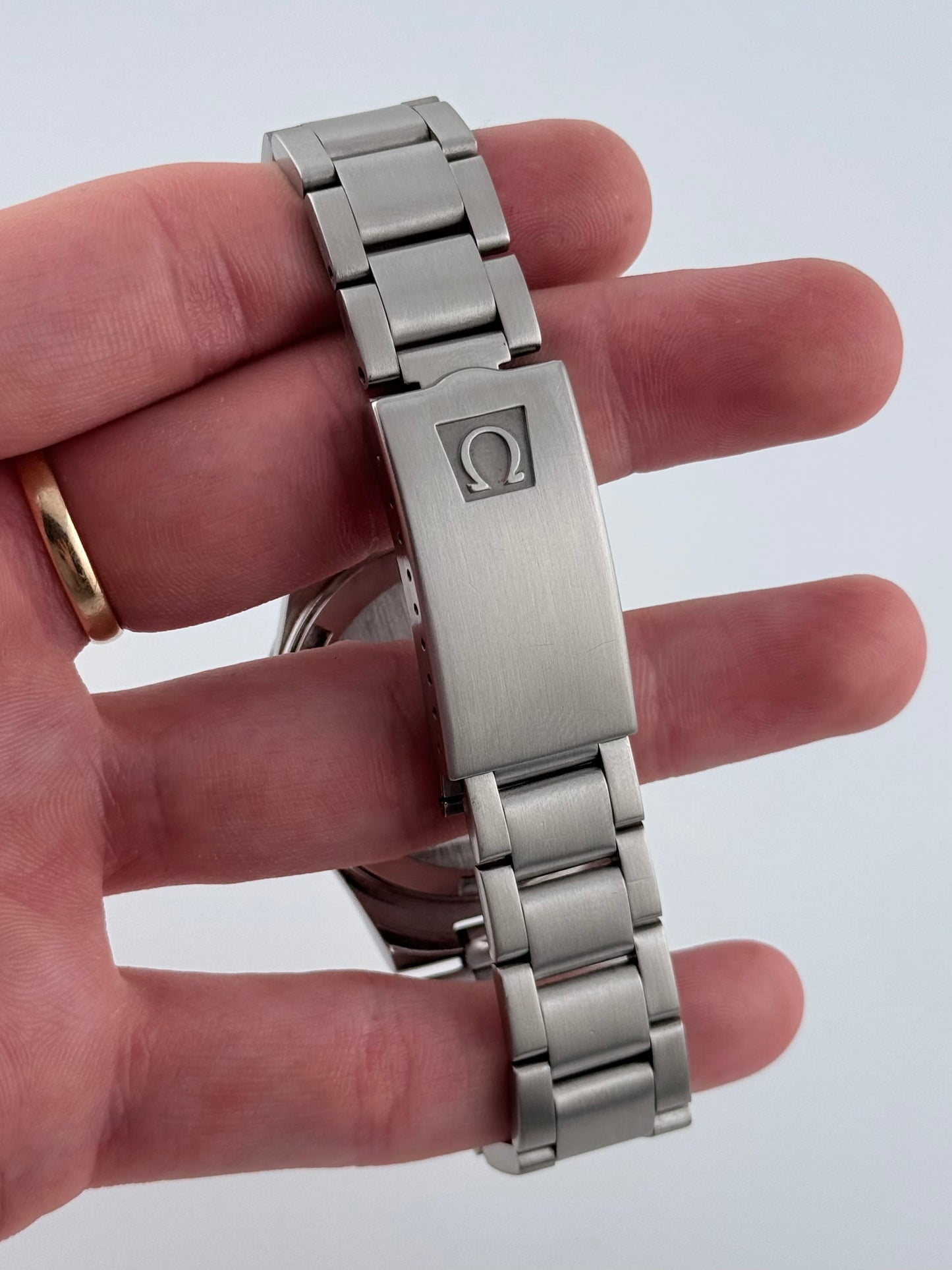 Omega Geneve Automatic Date - 166.0173
