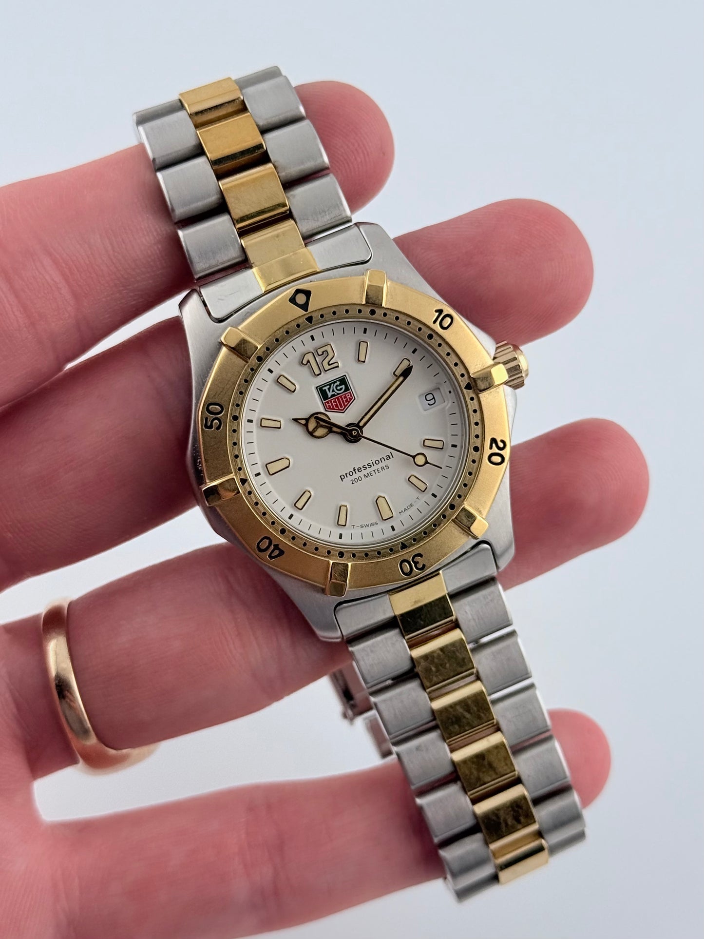 Tag Heuer Professional 200 Quartz Date - WK1220