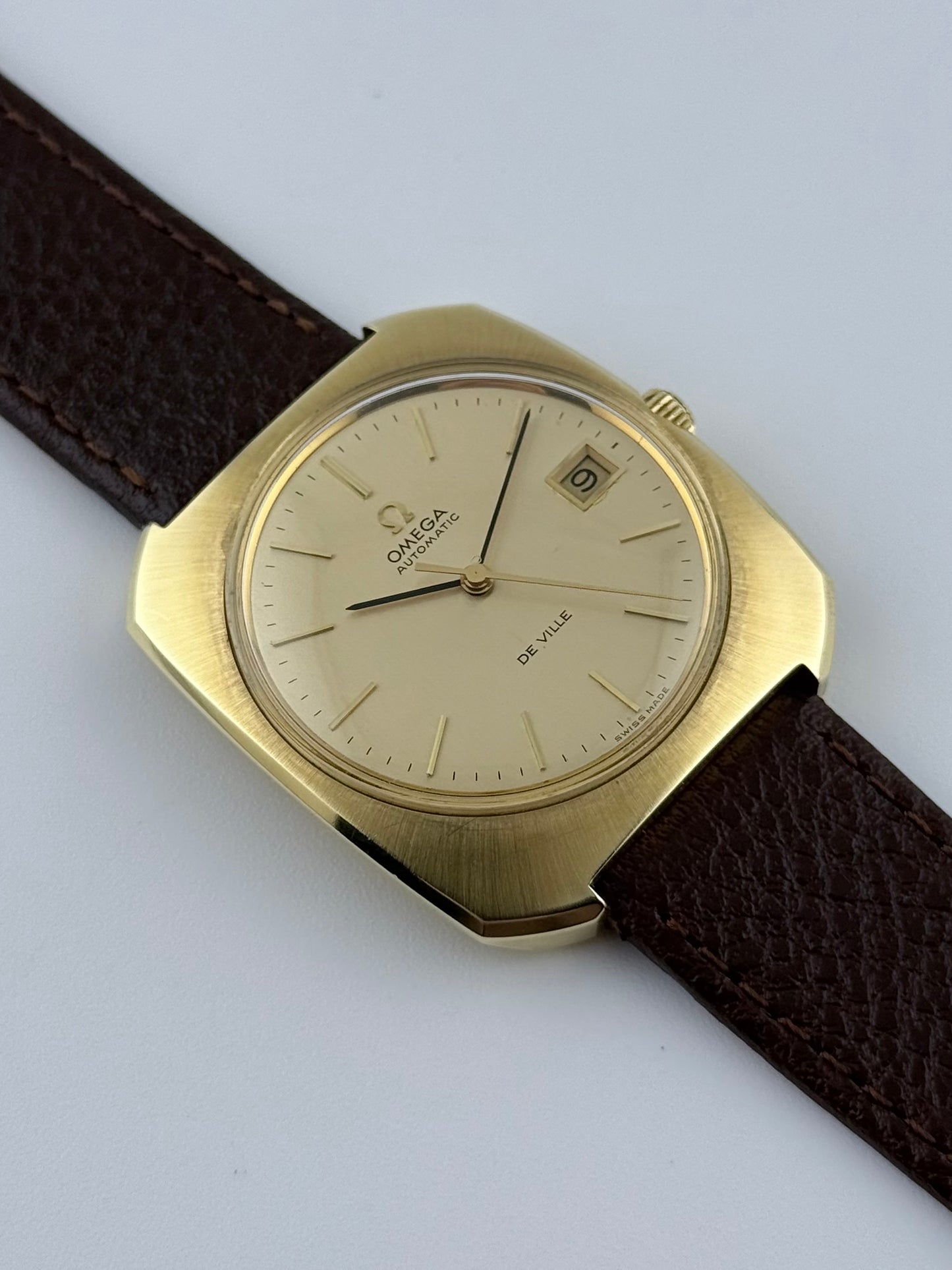 Omega De Ville Automatic Date Rare Jumbo Size - 166.085