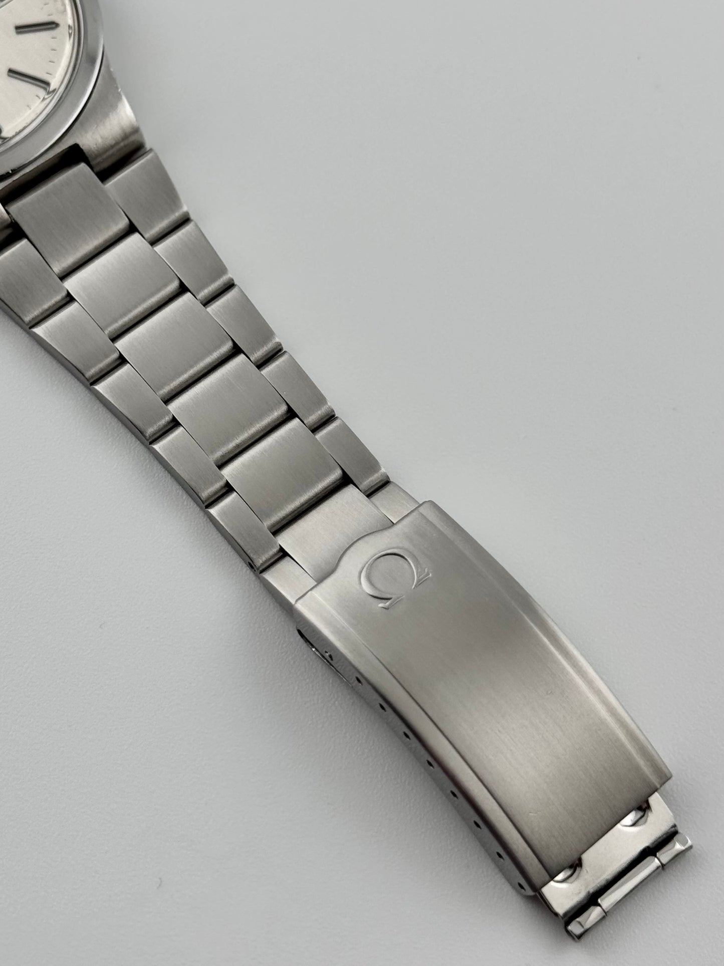Omega Geneve Automatic Date - 166.0173