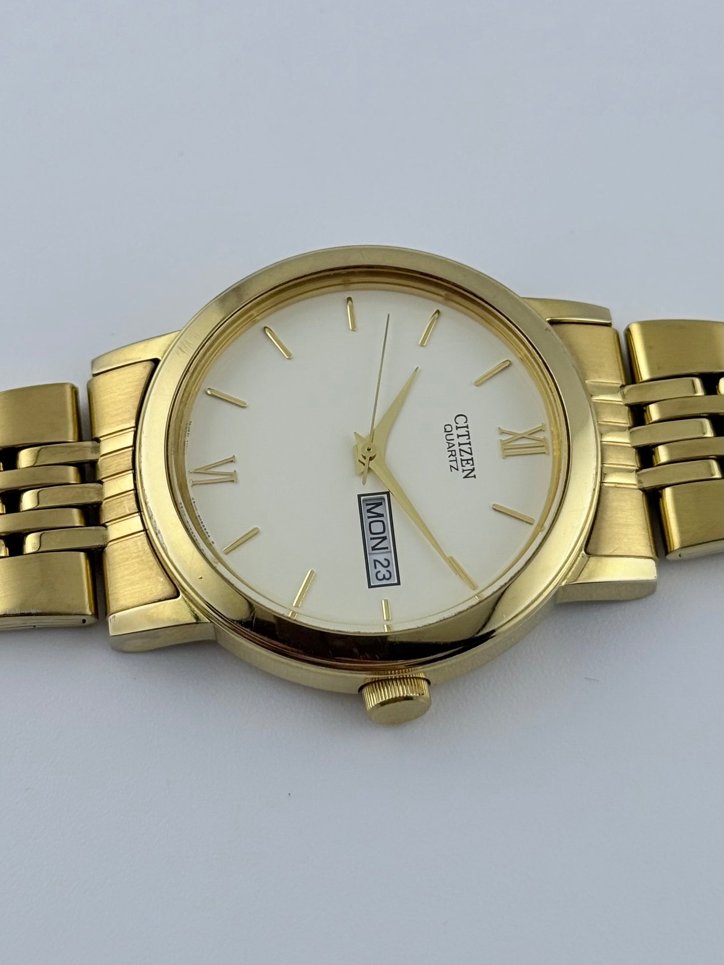 Citizen Quartz Day-Date 2500-S035201