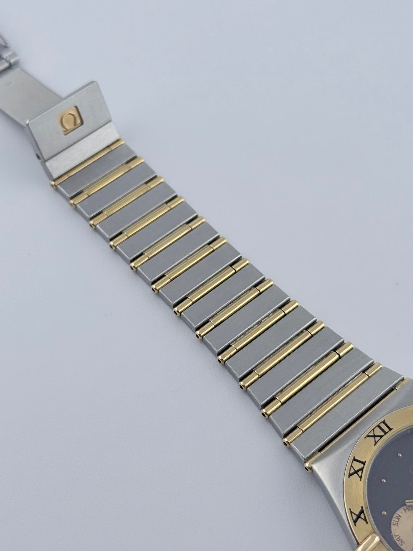 Omega Constellation Quartz Day Date 396.1070 - Original Box & Receipt