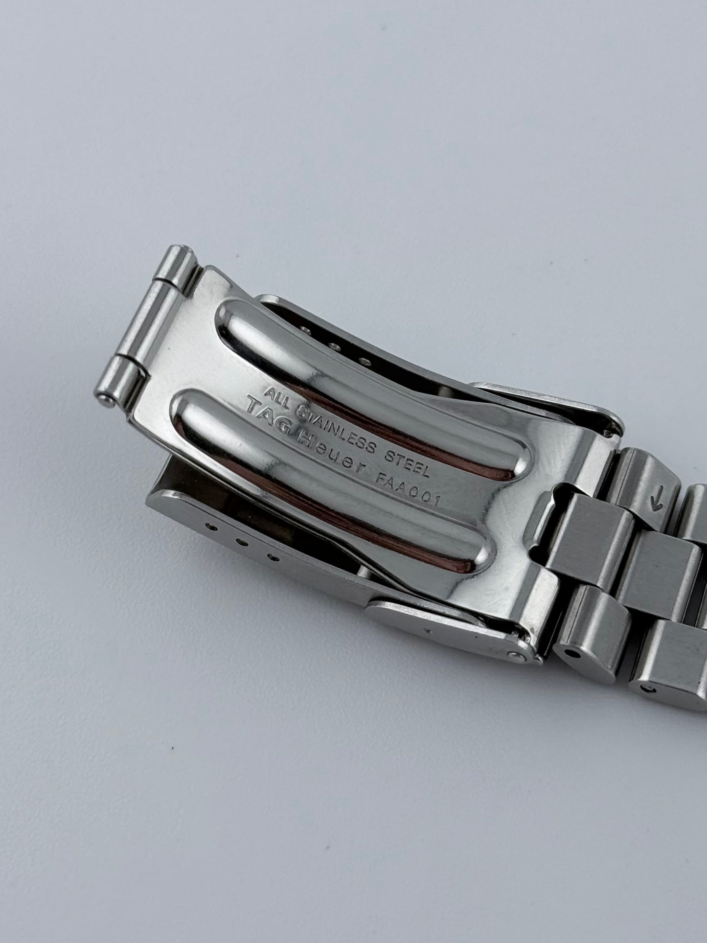 Tag Heuer Professional 200m Quartz Date - WK1110-0