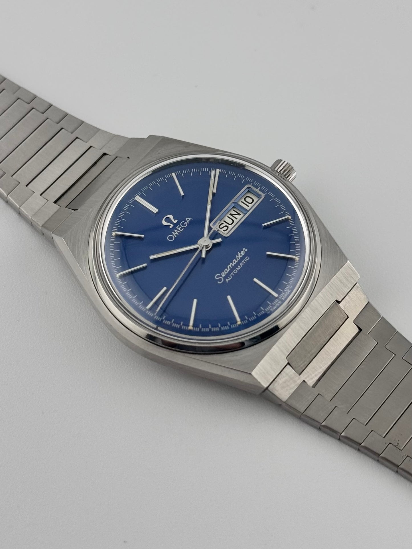 Omega Seamaster - Blue Dial - Box and Papers - 166.0215 - Rare