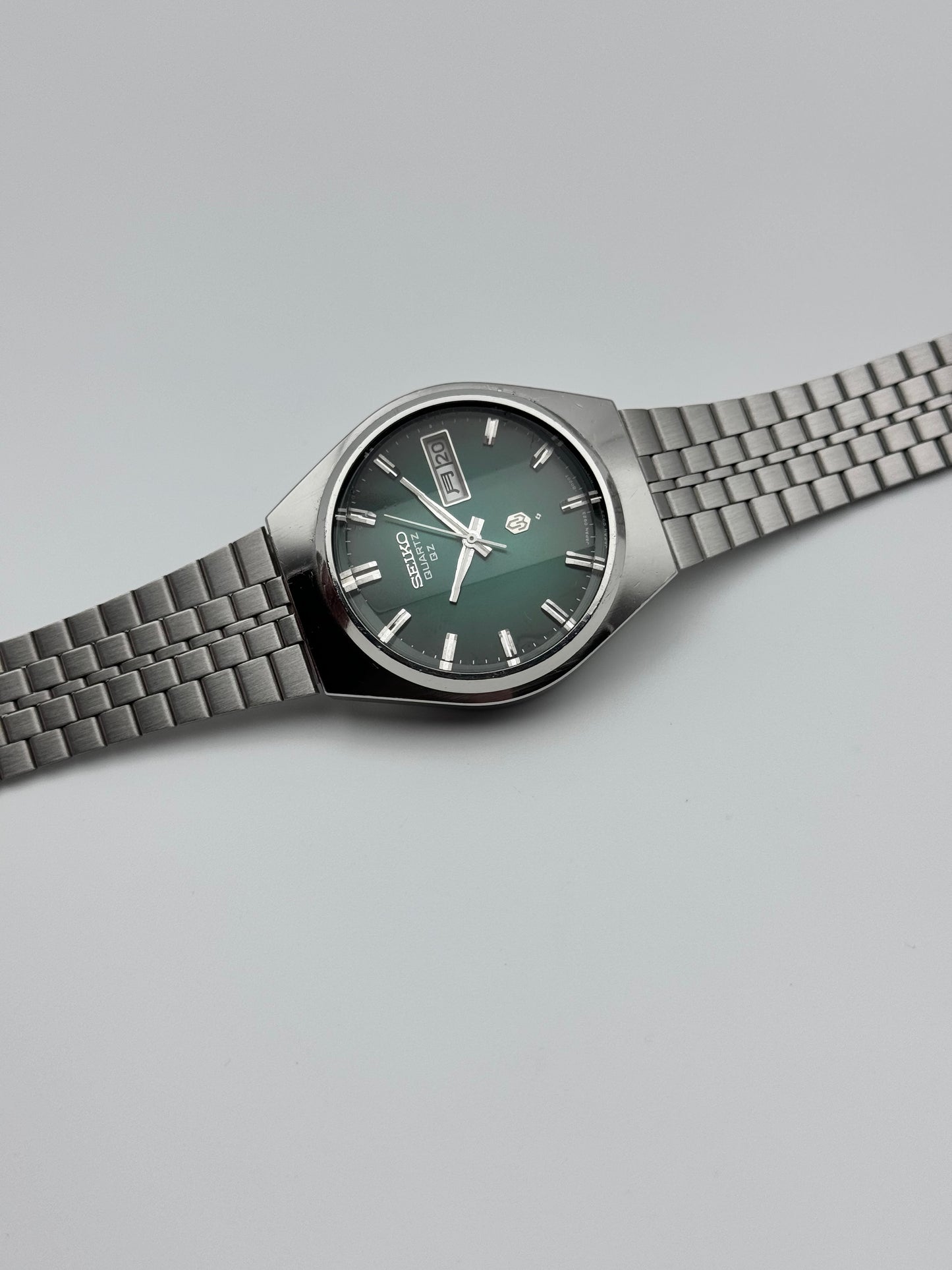 Seiko QZ Quartz JDM - 0923-8020 - Green Dial - Faceted Crystal