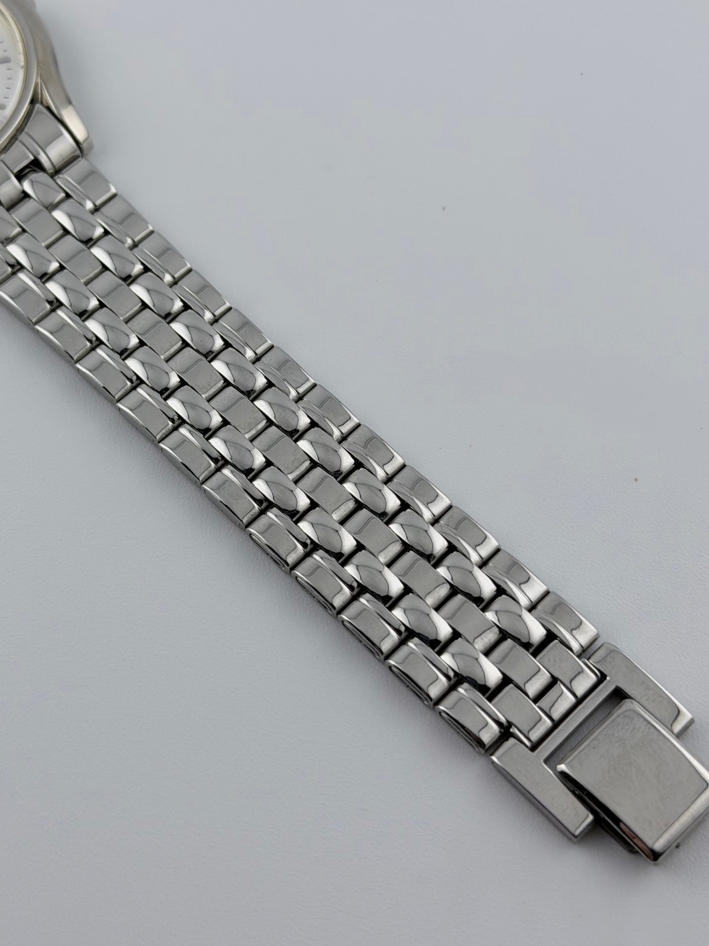 Seiko Galaxy Quartz Dress Watch V701-7A20