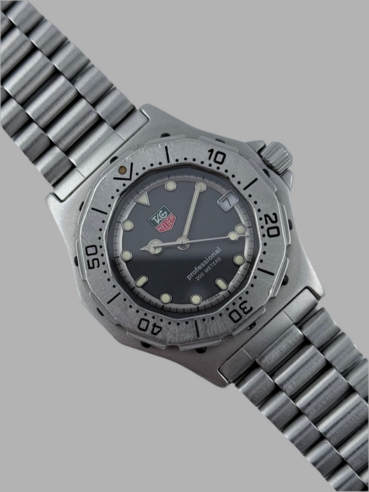Tag Heuer Professional 200m Quartz Date - 932.213