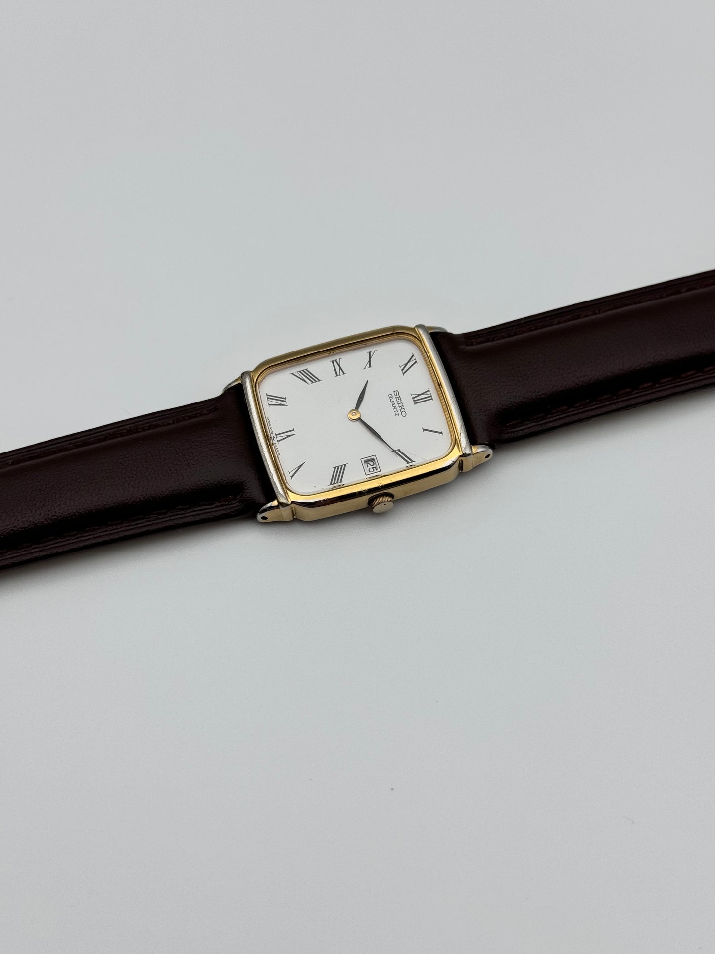 Seiko Tank Quartz 5Y39-5A10