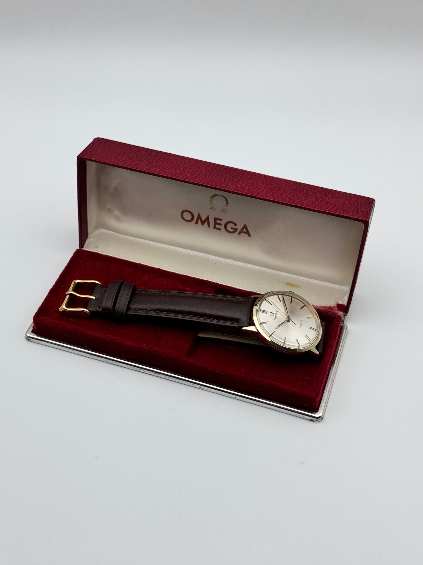 Omega Automatic 14ct Solid Gold - 131.041 - Box and Papers