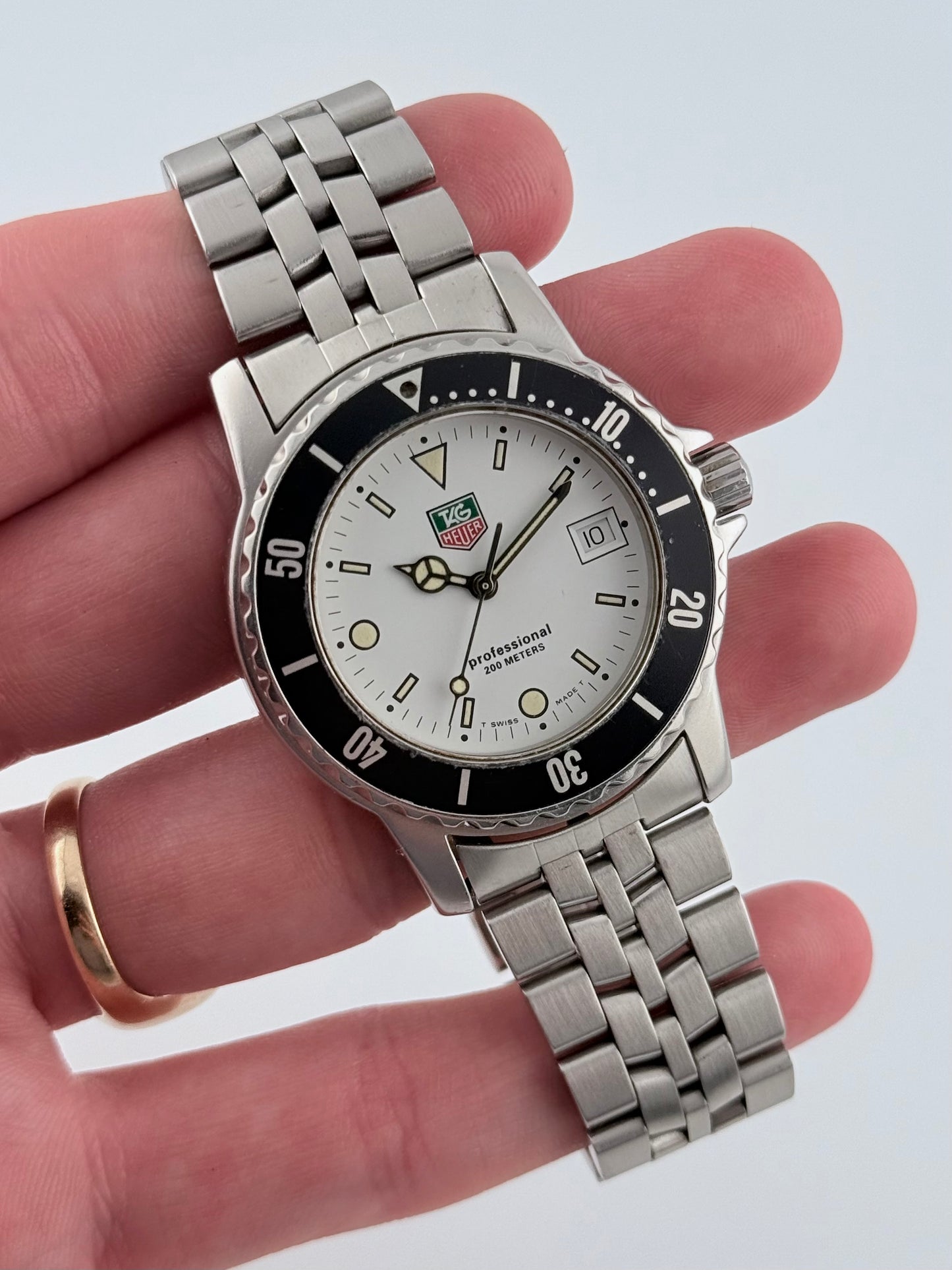 Tag Heuer Professional 200 Quartz Date - WD1213-G-20