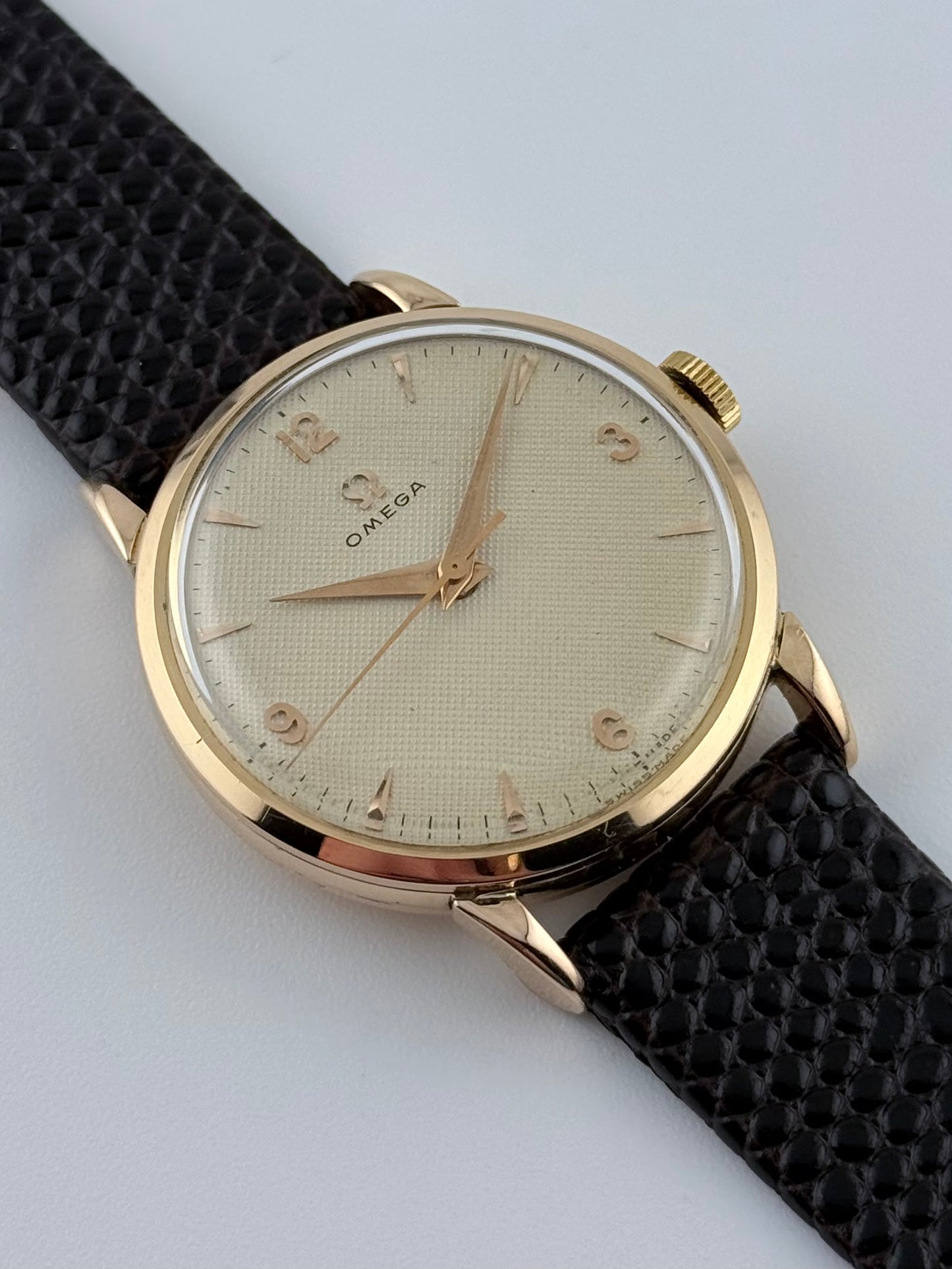 Omega 1952 Manual Wind - 2792 - 18ct Gold - Waffle Dial