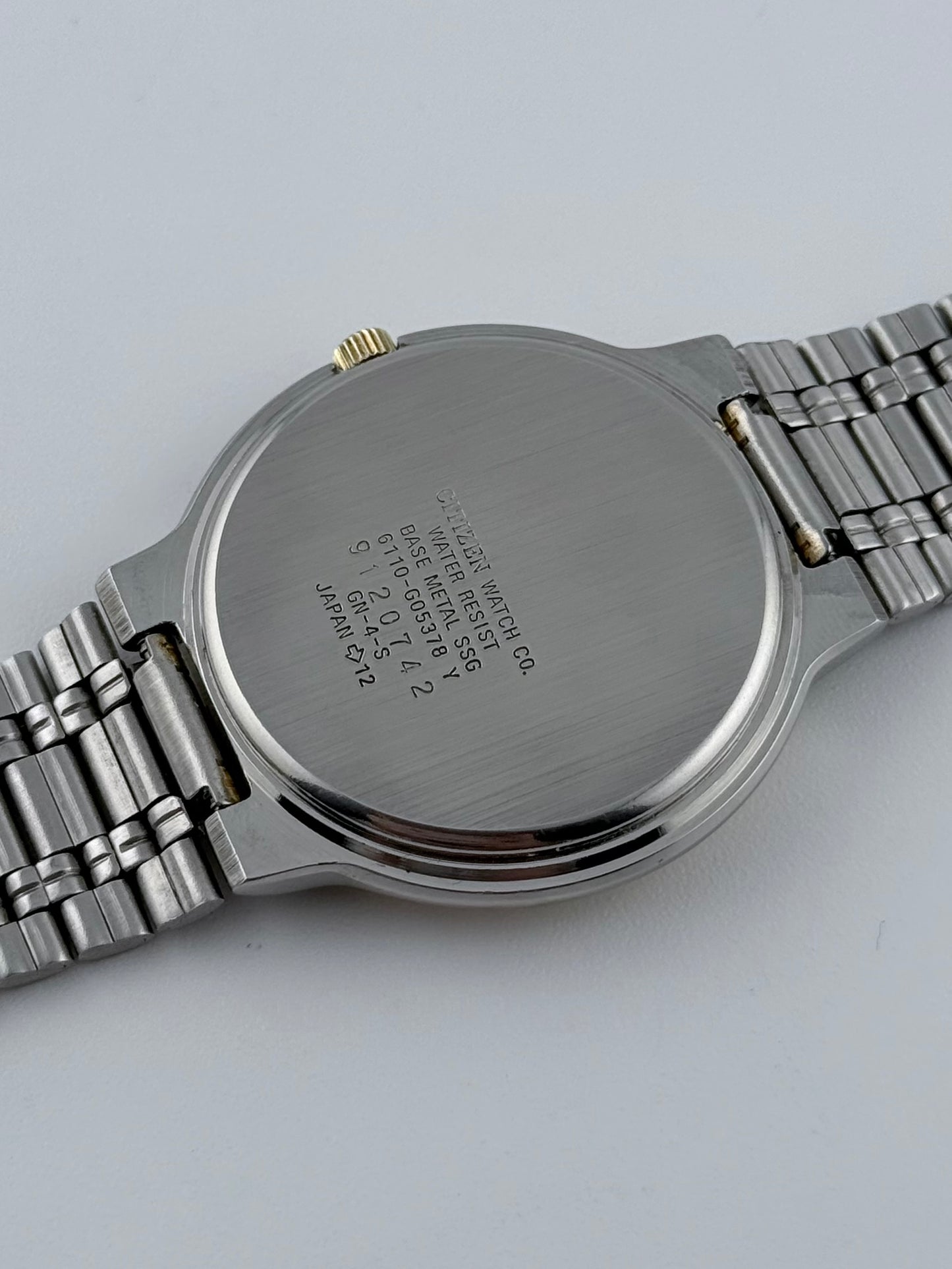 Citizen Quartz - Date 6110 - G05378Y