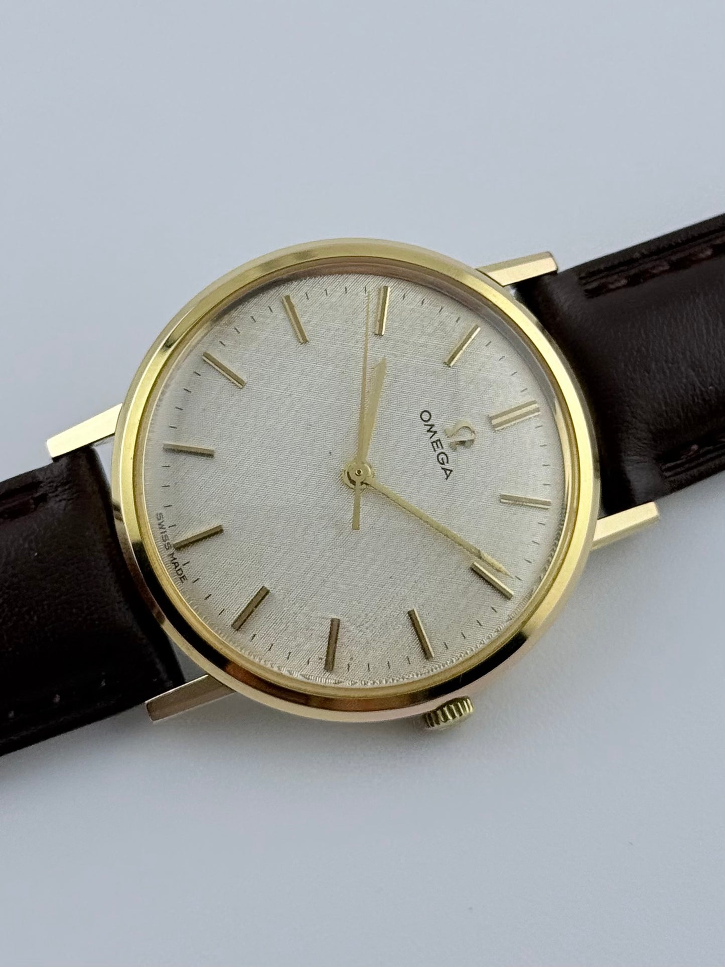 Omega Geneve Manual Wind 131.019 - Linen Dial