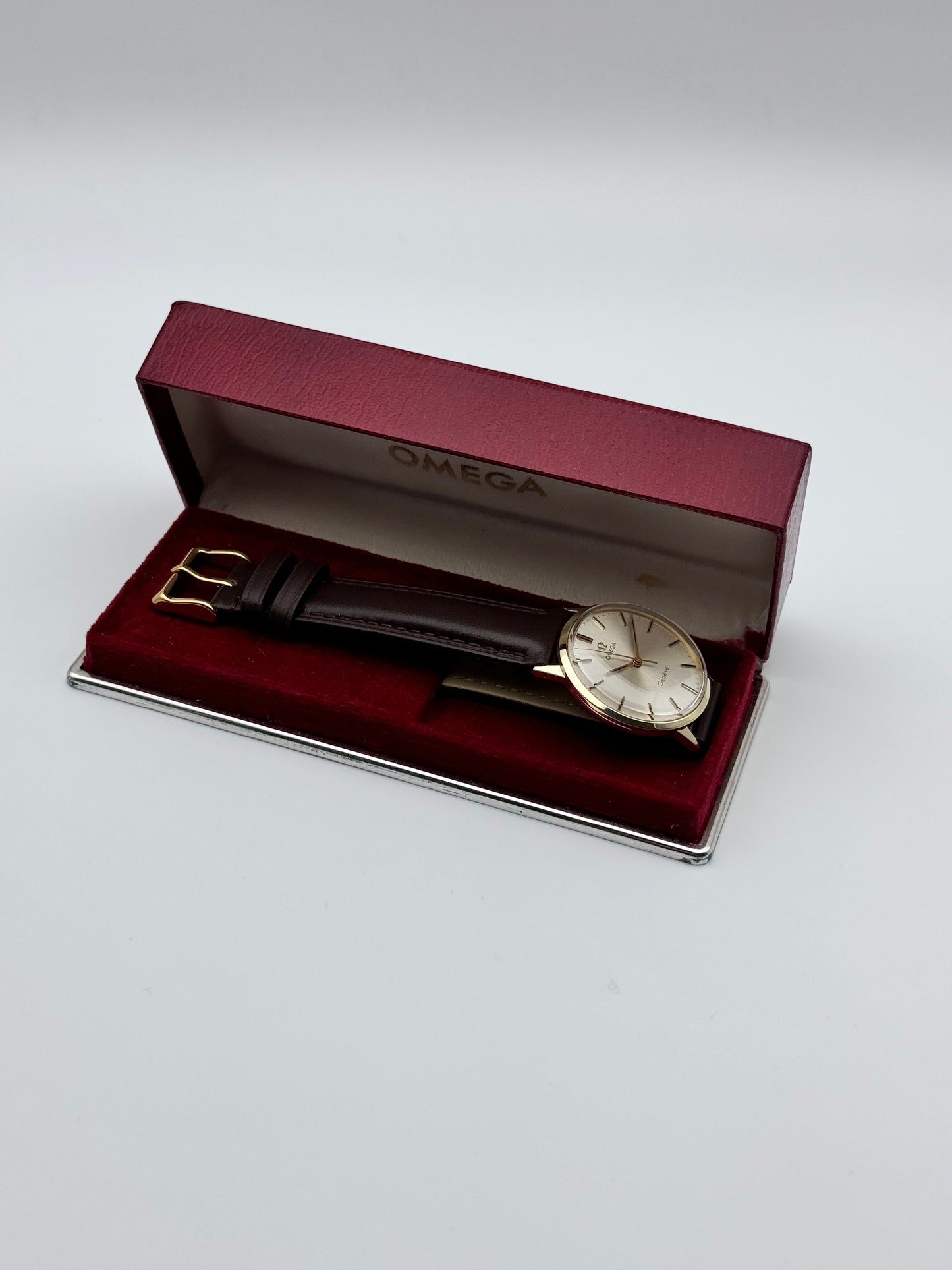 Omega Automatic 14ct Solid Gold - 131.041 - Box and Papers