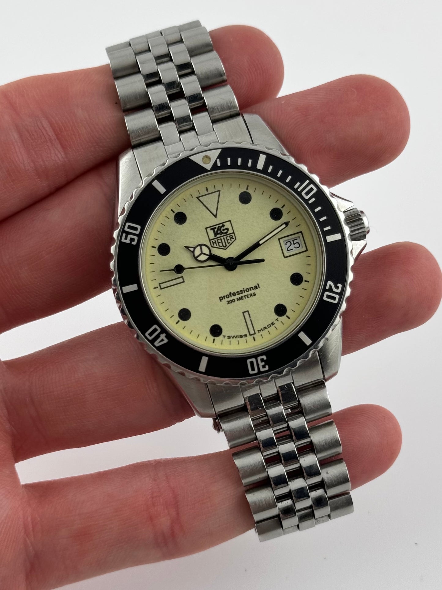 Tag Heuer Professional 200 Quartz Date 980.113D - Night Diver