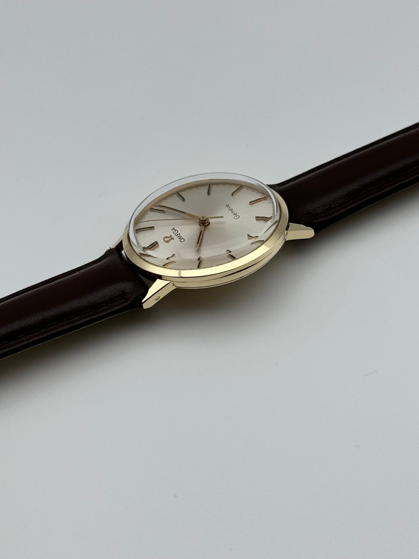 Omega Automatic 14ct Solid Gold - 131.041 - Box and Papers