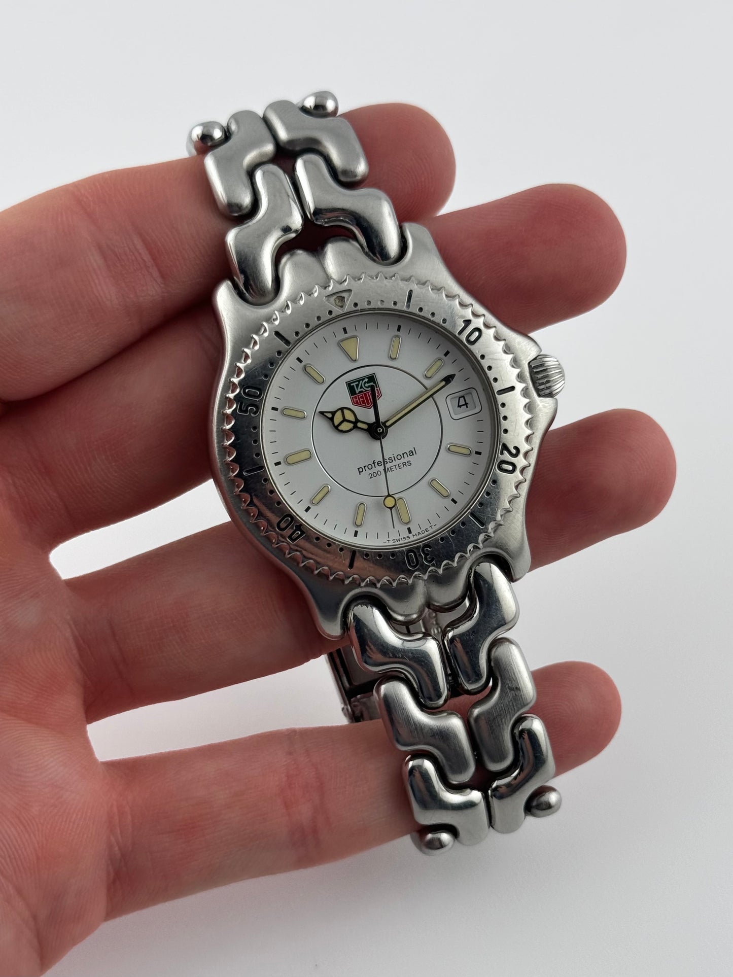 Tag Heuer Professional 200 Quartz Date - WG1112
